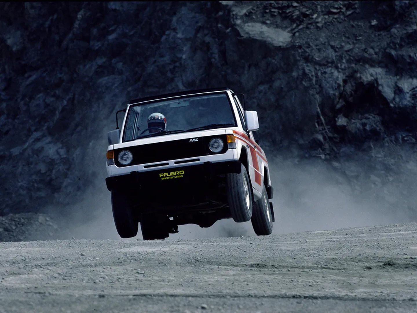 Mitsubishi_Pajero_1_generation__SUV_cabriolet__3.jpg