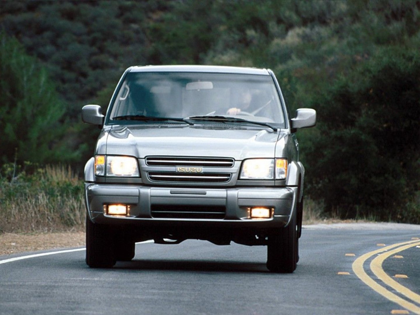isuzu_Trooper_2_generation__SUV_5-doors__7.jpg