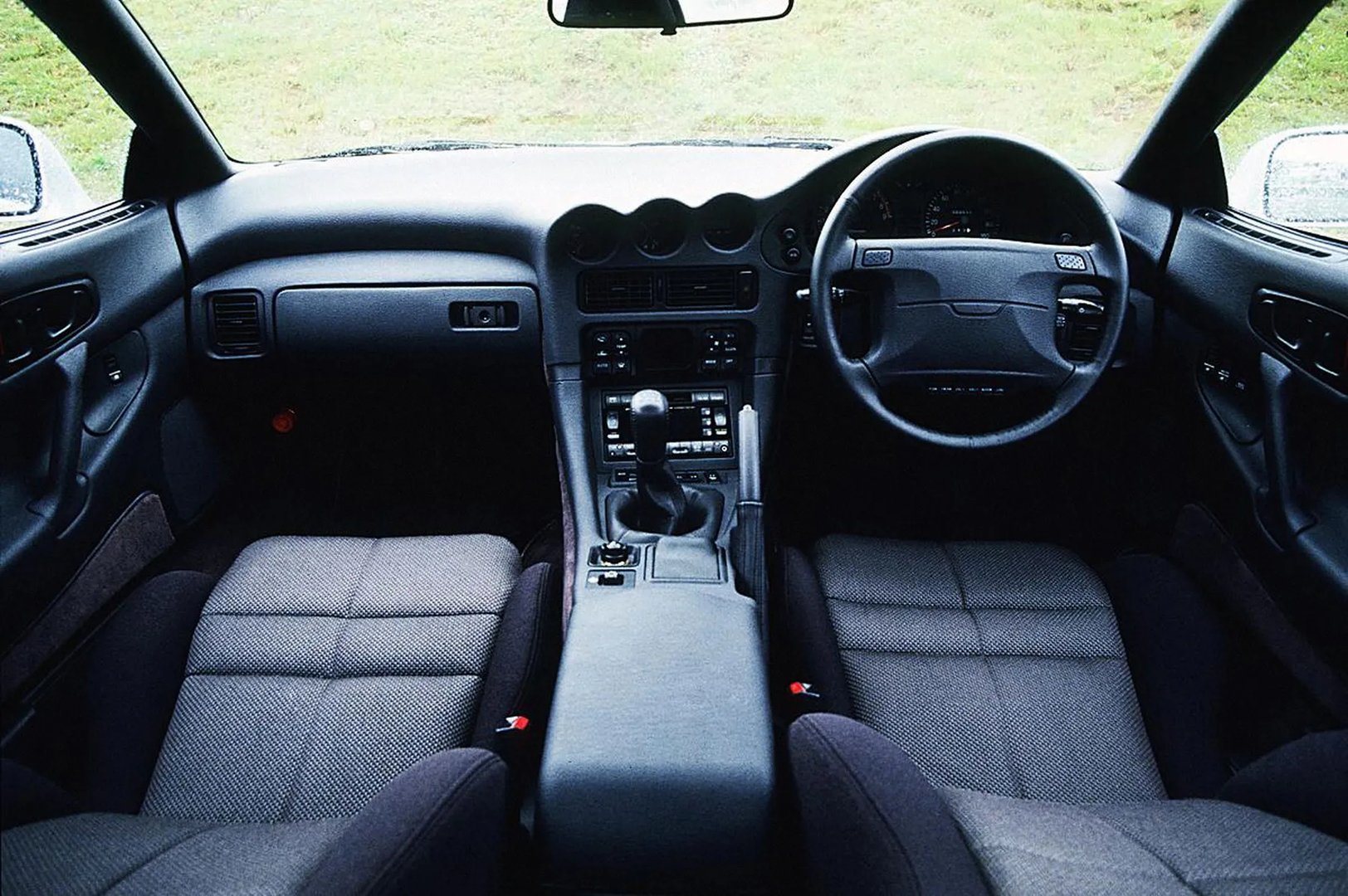 Mitsubishi_GTO_1_generation__Coupe__10.jpg
