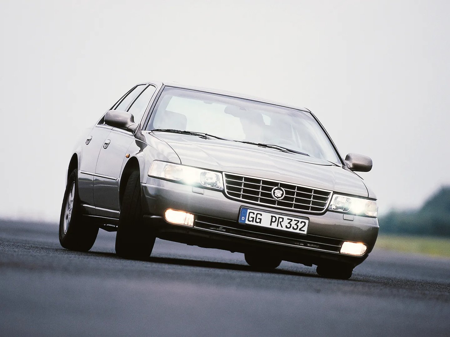 Cadillac_Seville_5_generation__Sedan__8.jpg