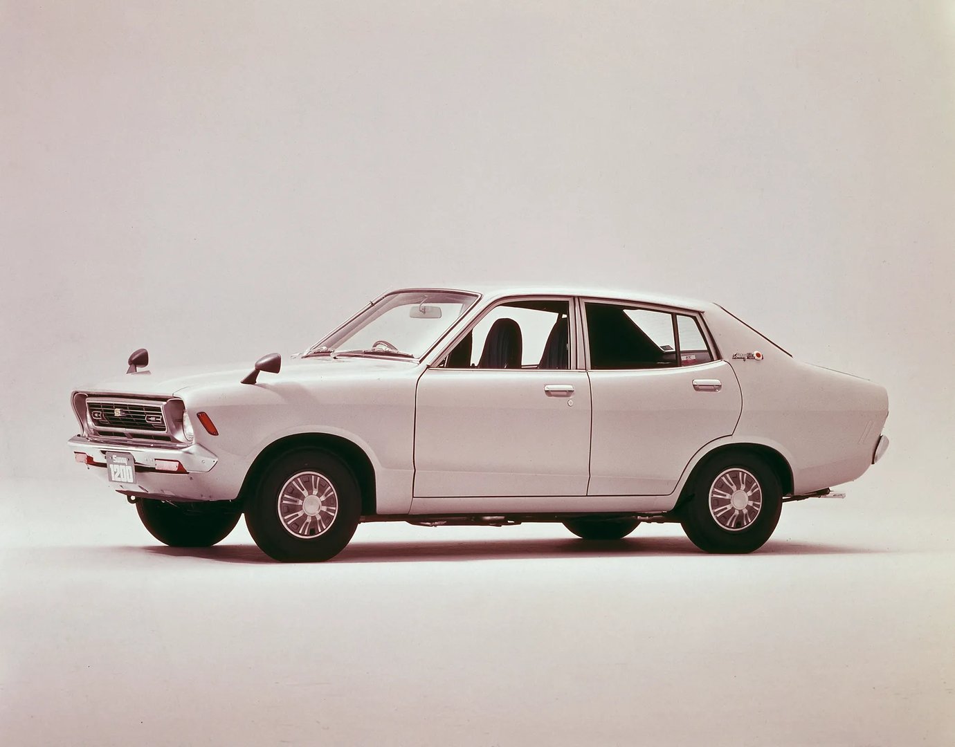 Nissan_Sunny_3_generation__Sedan__8.jpg