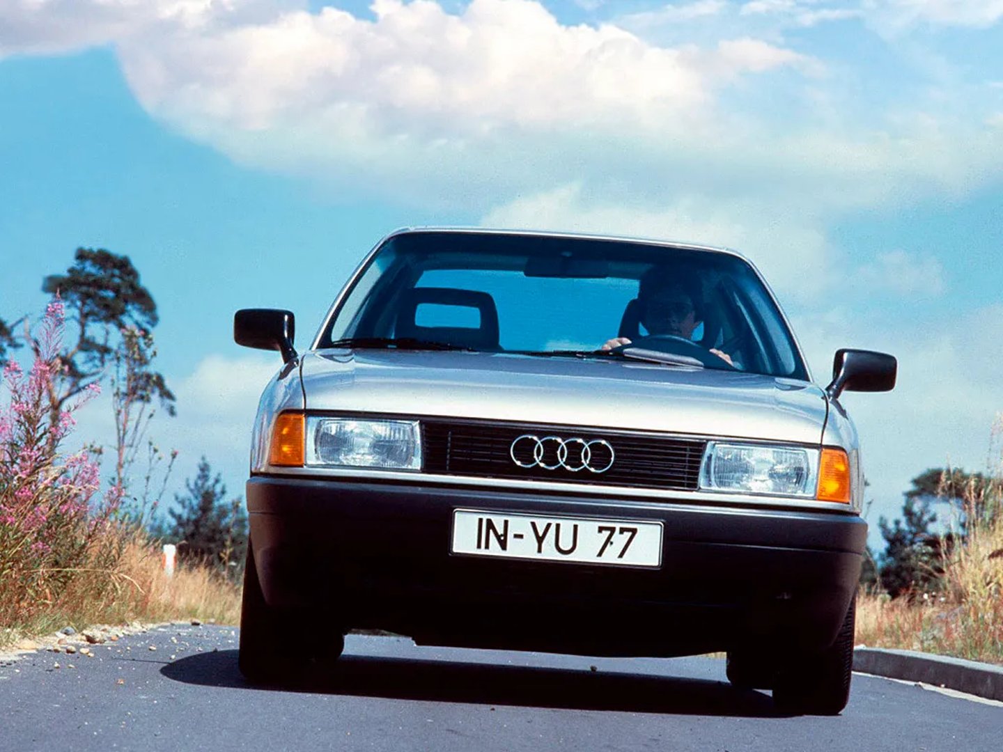 Audi_80_3_generation__Sedan__7.jpg