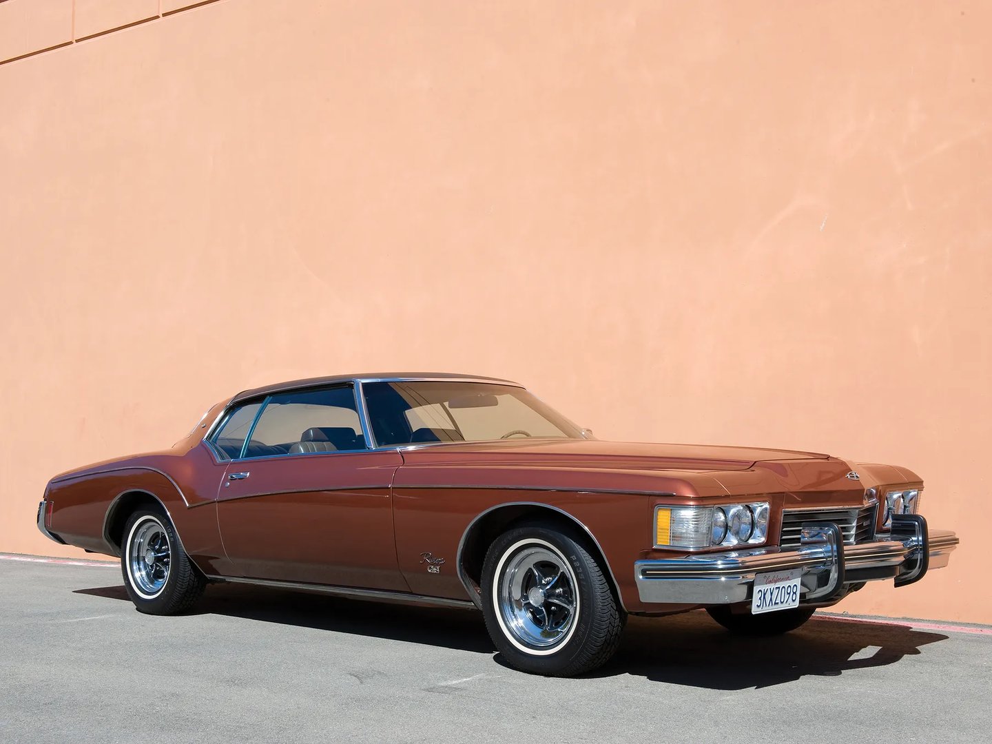 Buick_Riviera_3_generation__Coupe__7.jpg
