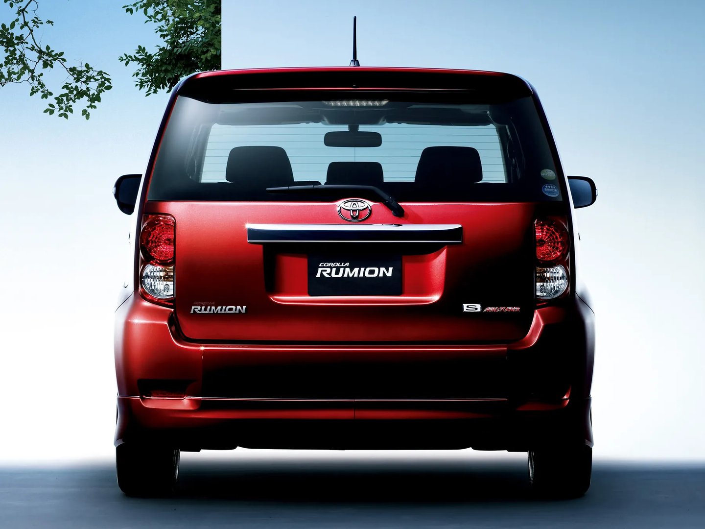 Toyota_Corolla_Rumion_1_generation__Estate_5-door__4.jpg