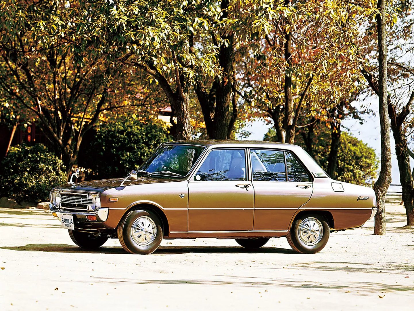 Mazda_Familia_3_generation__Sedan__3.jpg
