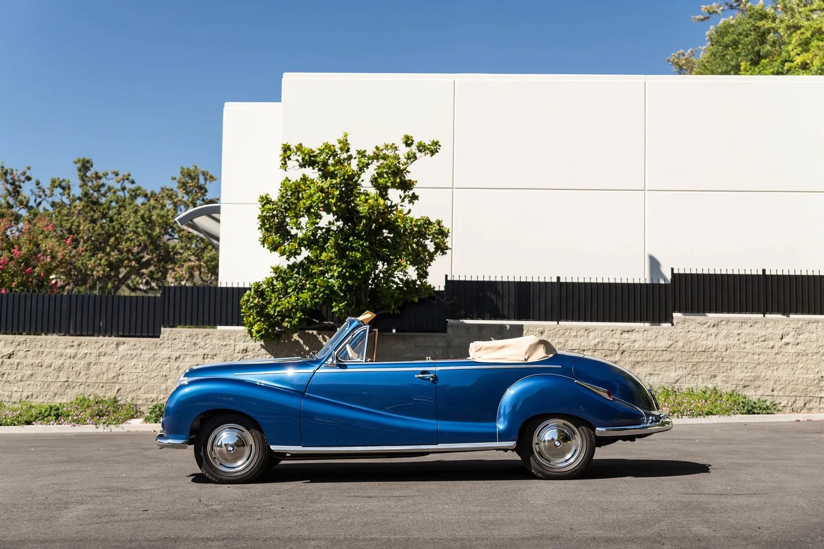 BMW_502_1_generation__Cabrio__7.jpg