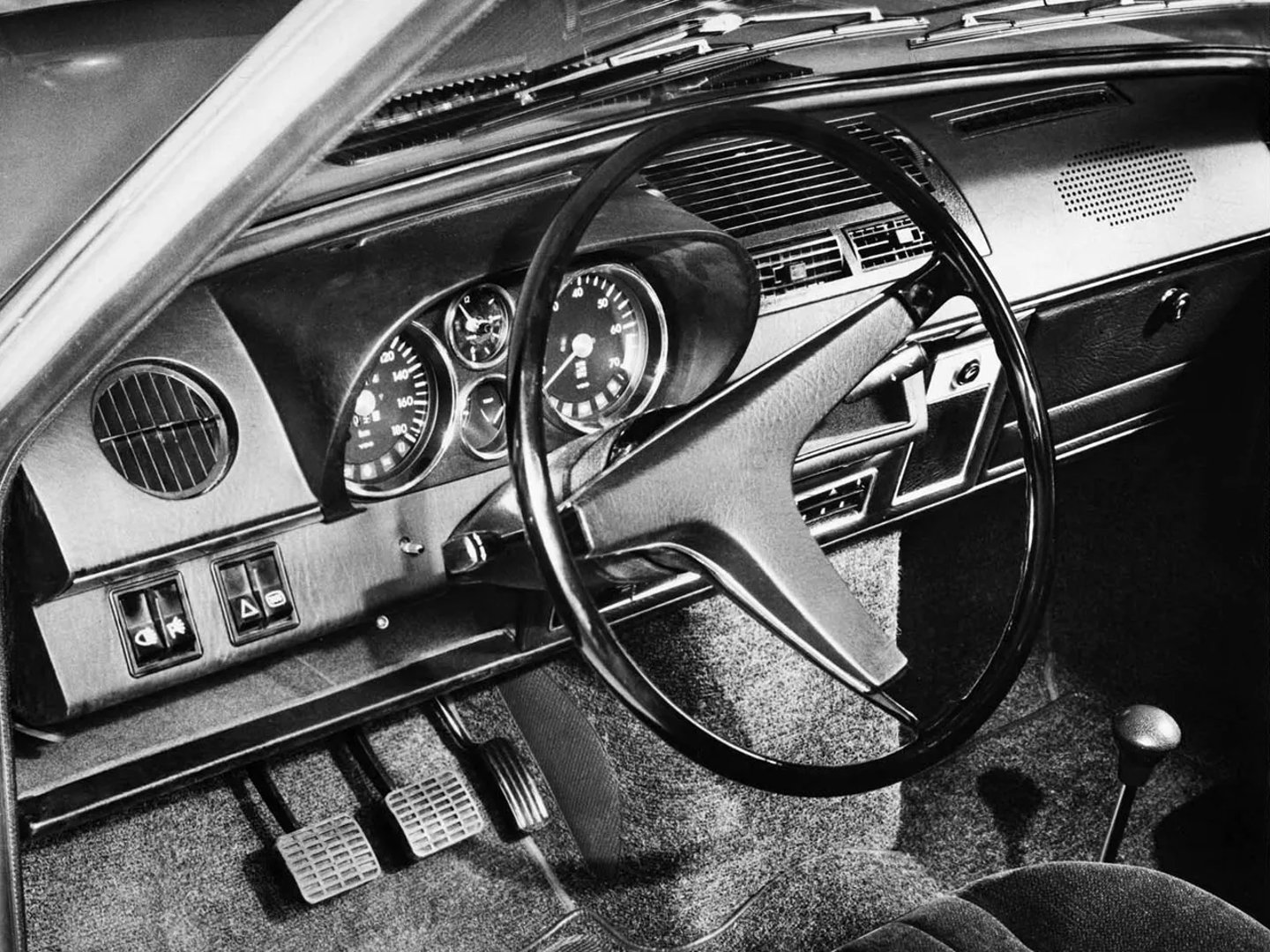 Volkswagen_K70_1_generation__Sedan__9.jpg