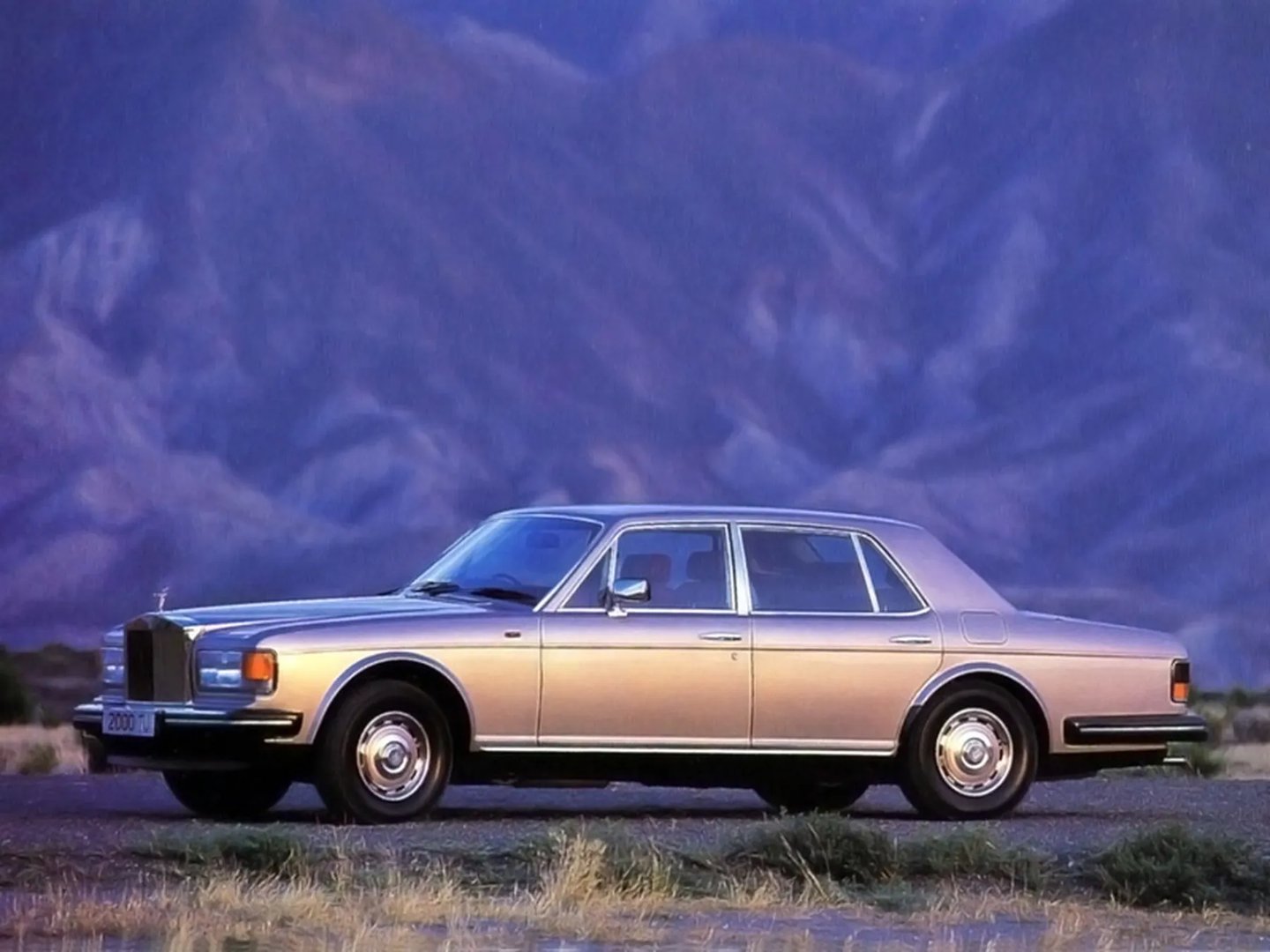 Rolls-Royce_Silver_Spirit_3_generation__Sedan__1.jpg