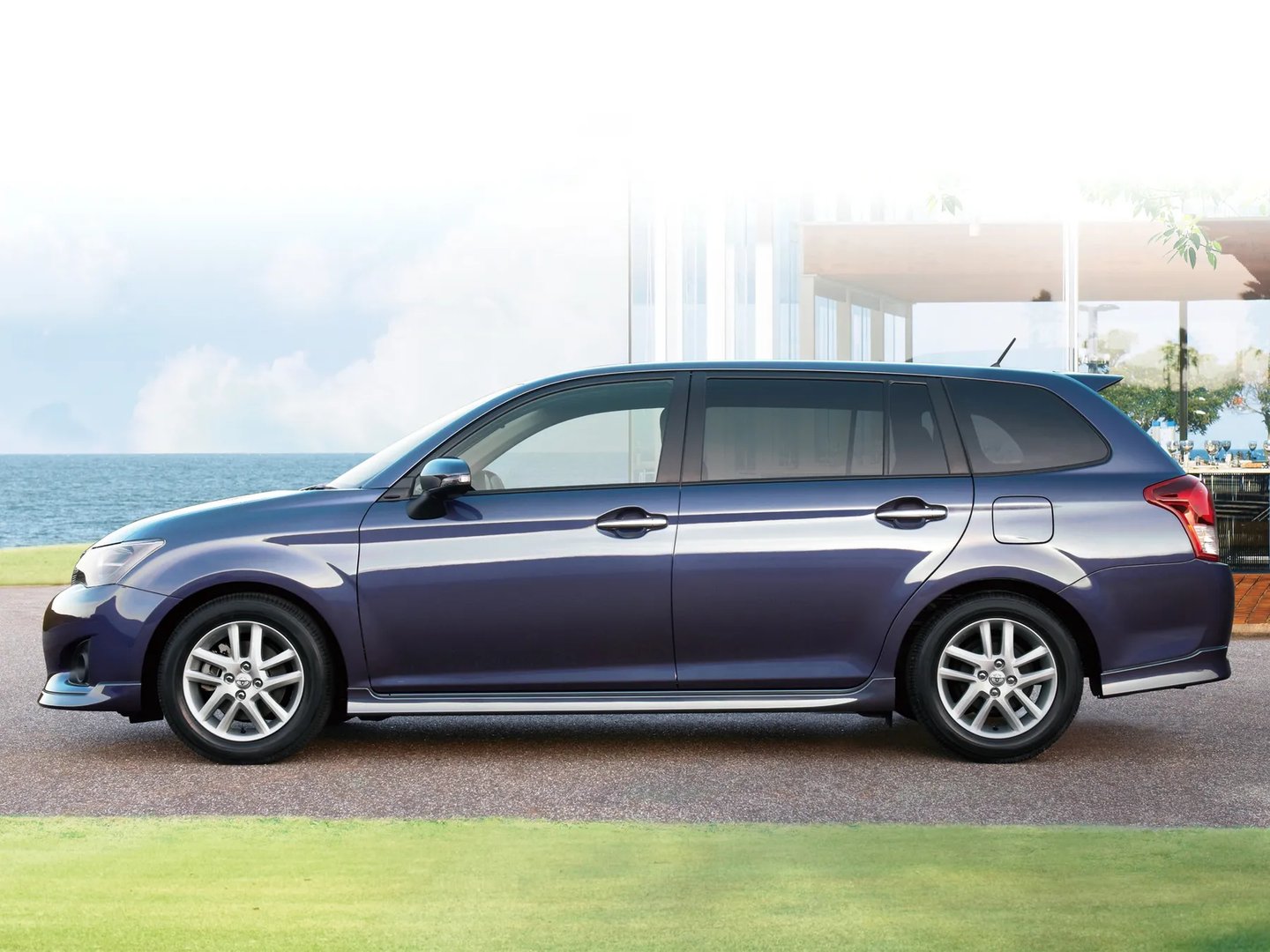 Toyota_Corolla_11_generation__Estate_5-door__1.jpg