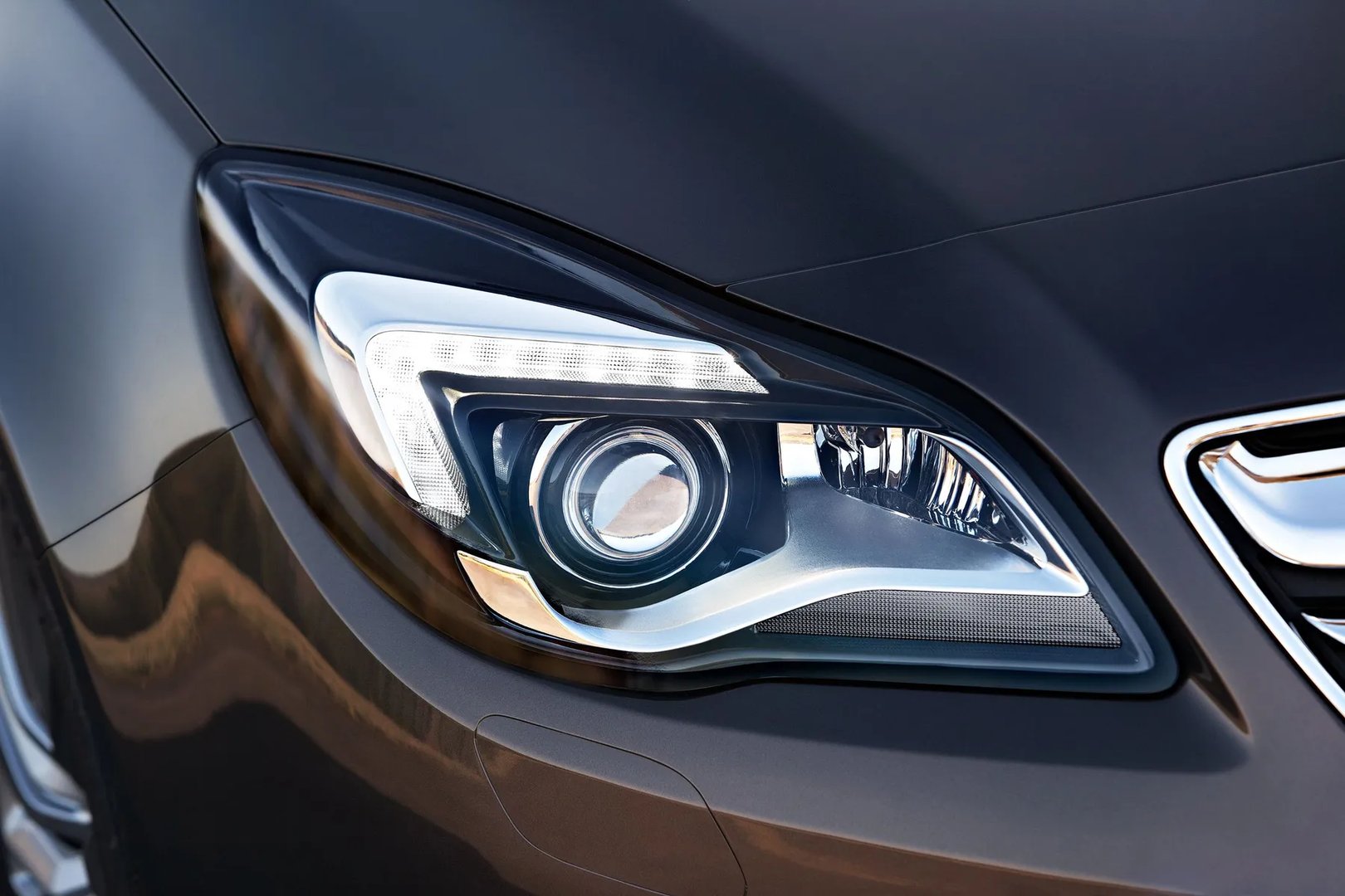 Opel_Insignia_1_generation_restyling__Liftback__8.jpg