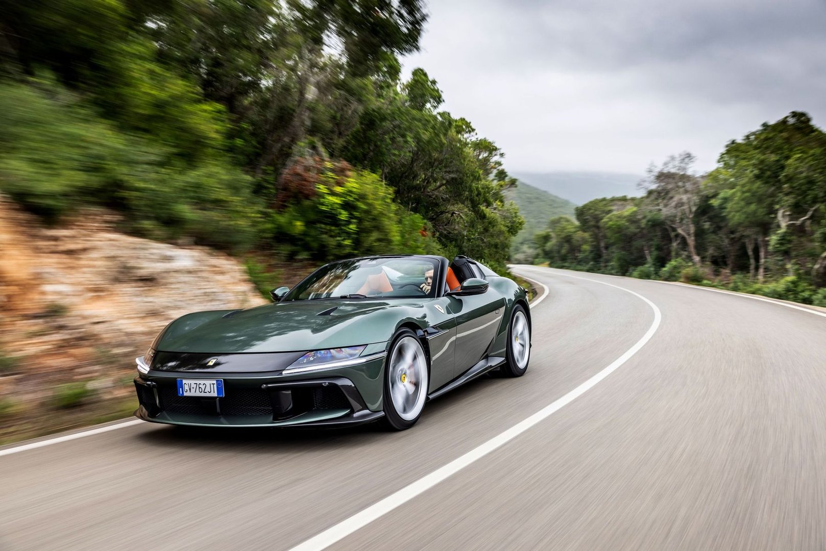 ferrari_12Cilindri_1_generation__Cabrio__5.jpg