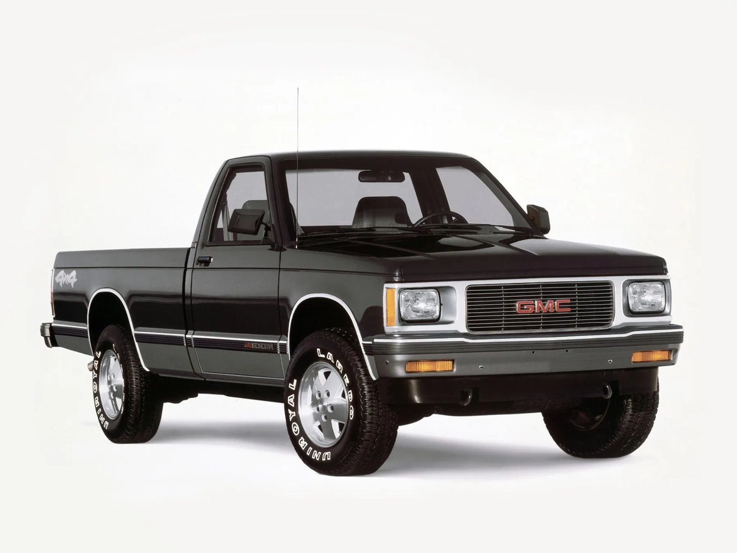 GMC_Sonoma_2_generation__Pickup_single-cab__2.jpg