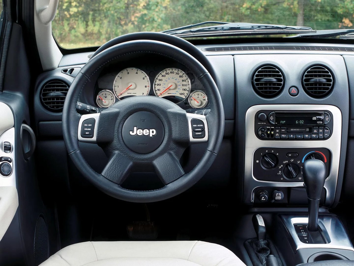 Jeep_Liberty_1_generation__SUV_5-doors__11.jpg
