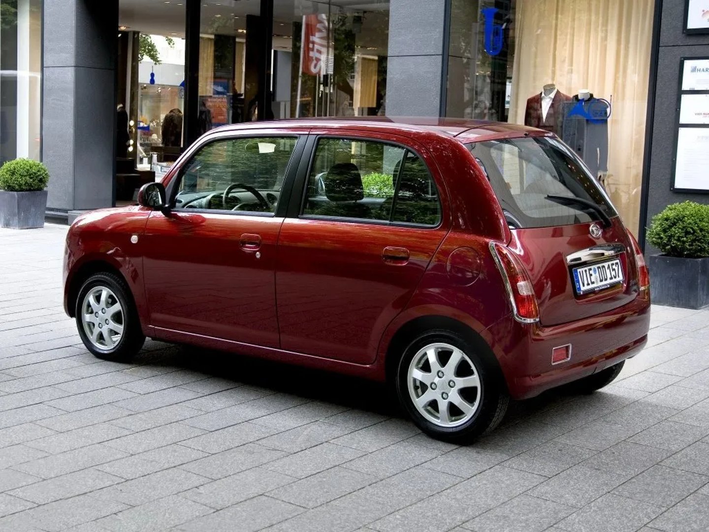 Daihatsu_Mira_Gino_2_generation__Mini_5-doors__1.jpg