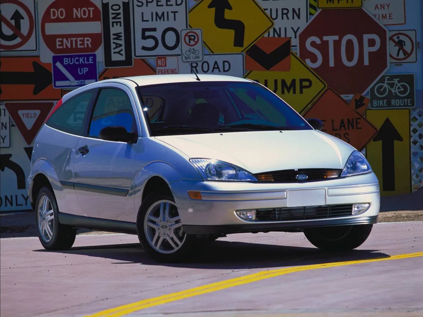 Ford Focus (North America) 1 generation  Hatchback 3-door
