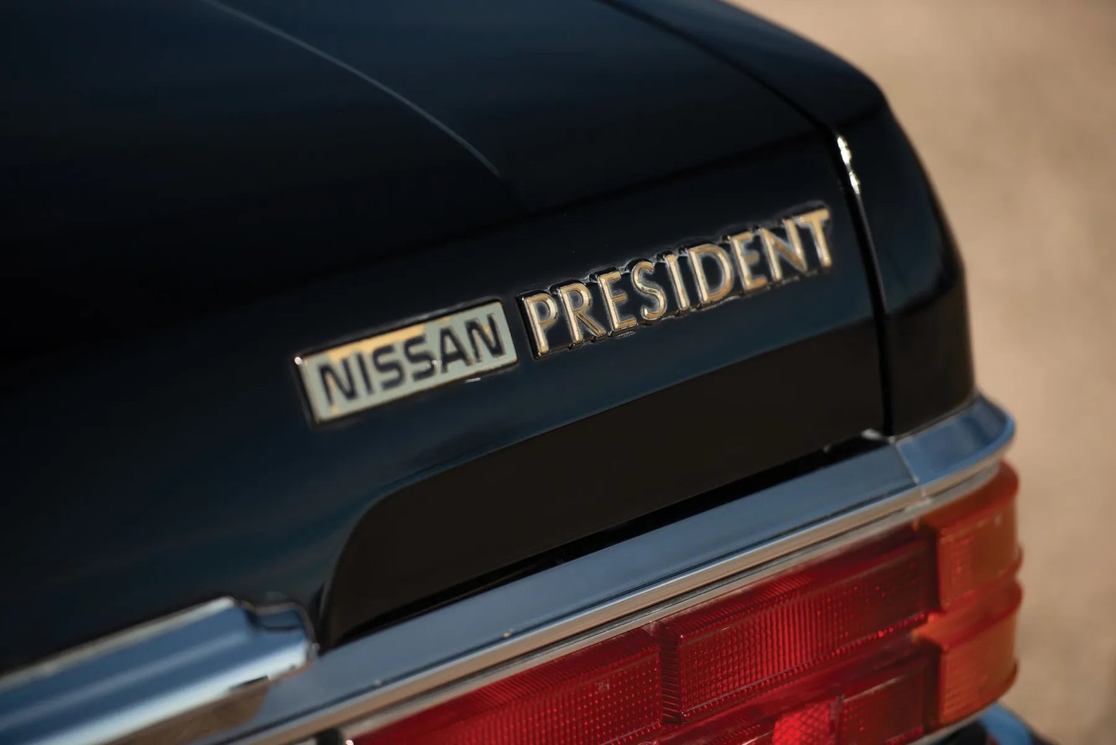 Nissan_President_1_generation__Sedan__9.jpg