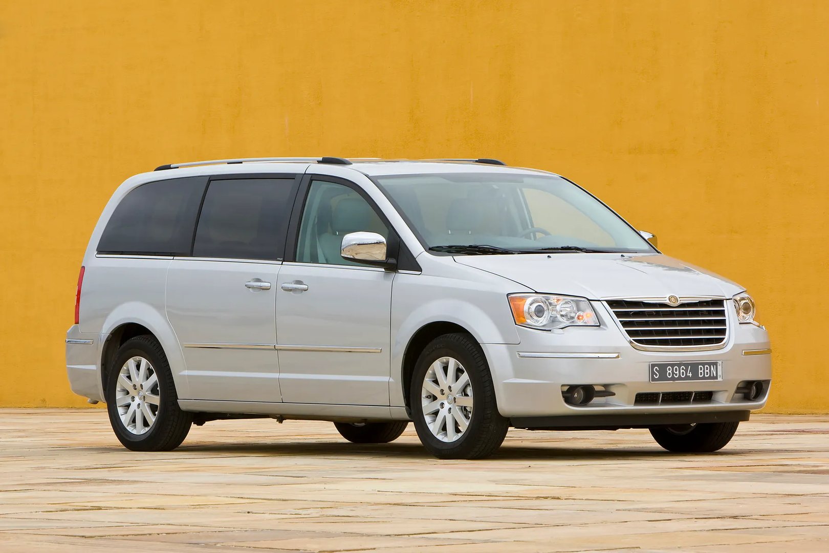 Chrysler Grand Voyager 5 generation