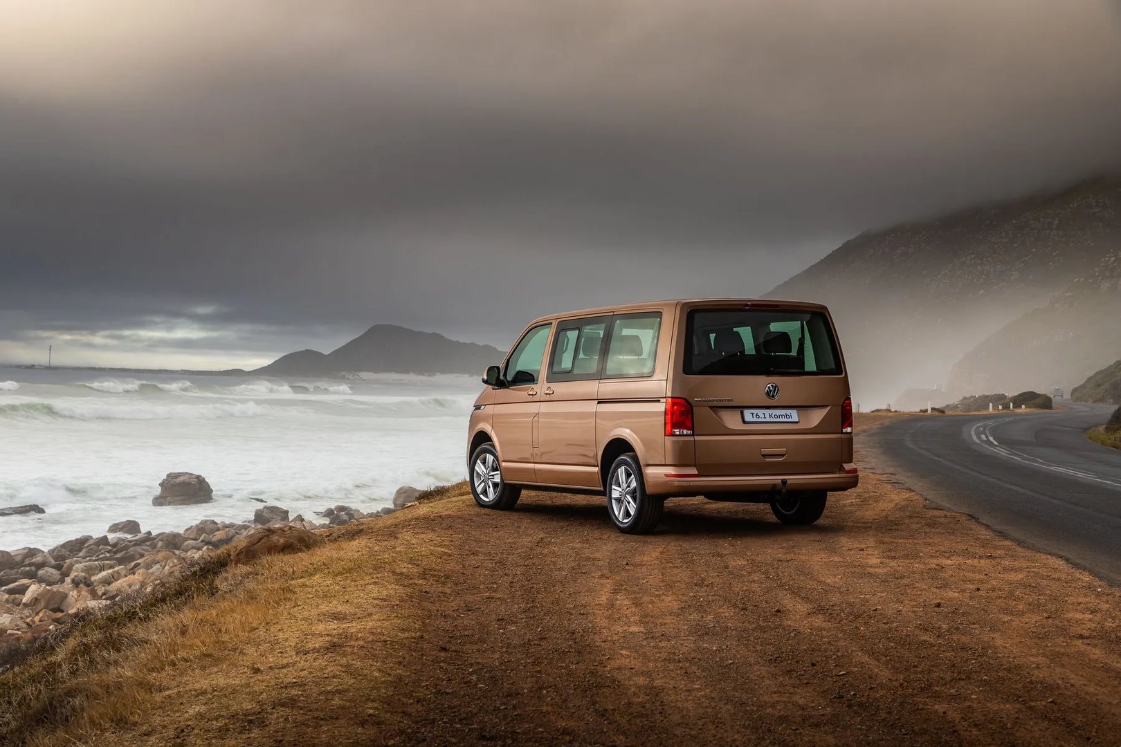 Volkswagen_Transporter_6_generation_restyling__Minivan__3.jpg