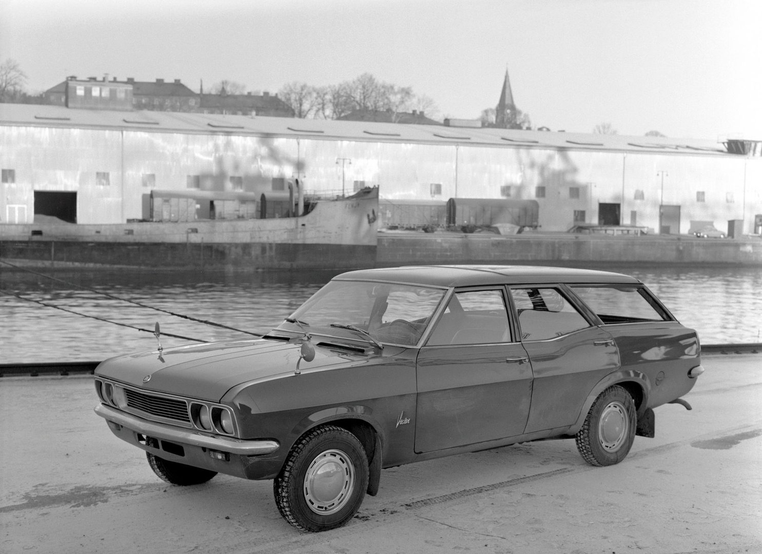 vauxhall_Victor_4_generation__Estate_5-door__3.jpg