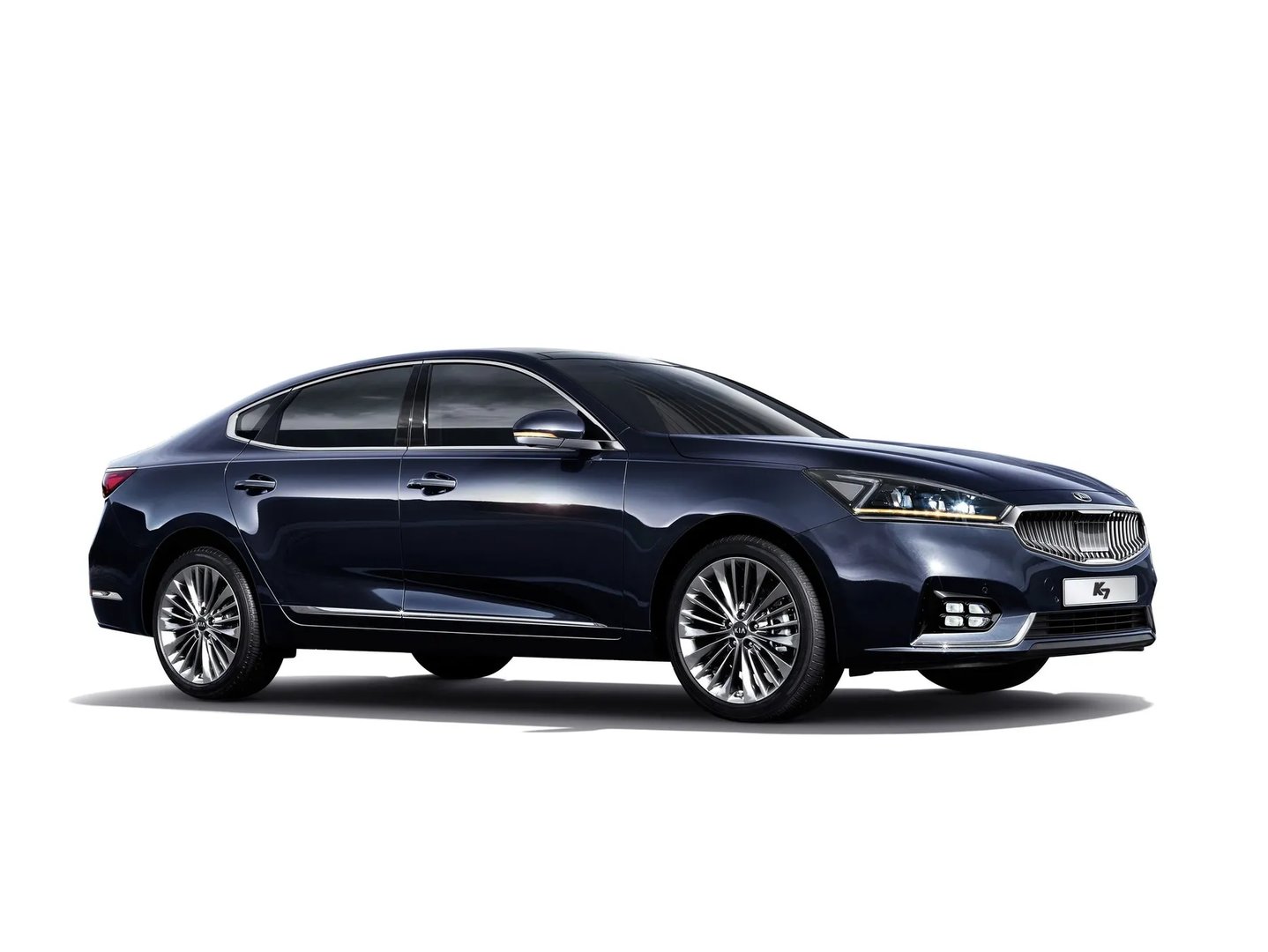 Kia_K7_2_generation__Sedan__3.jpg