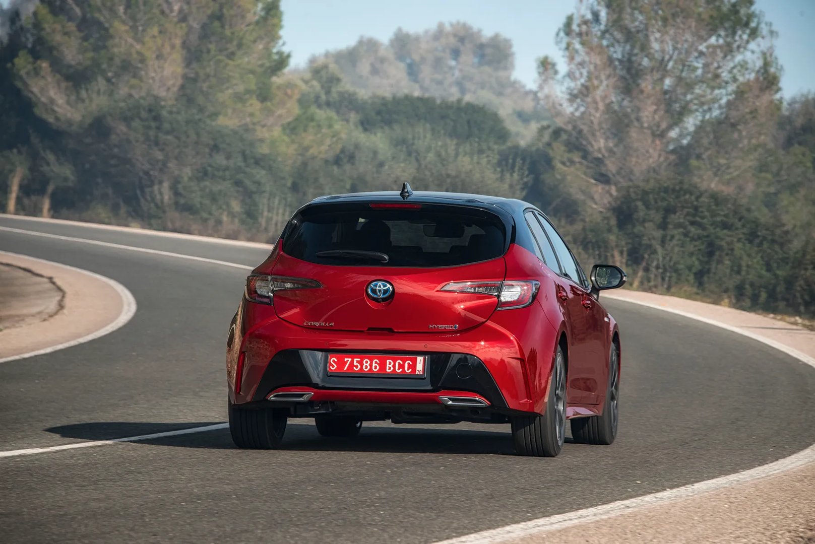 Toyota_Corolla_12_generation__Hatchback_5-door__2.jpg
