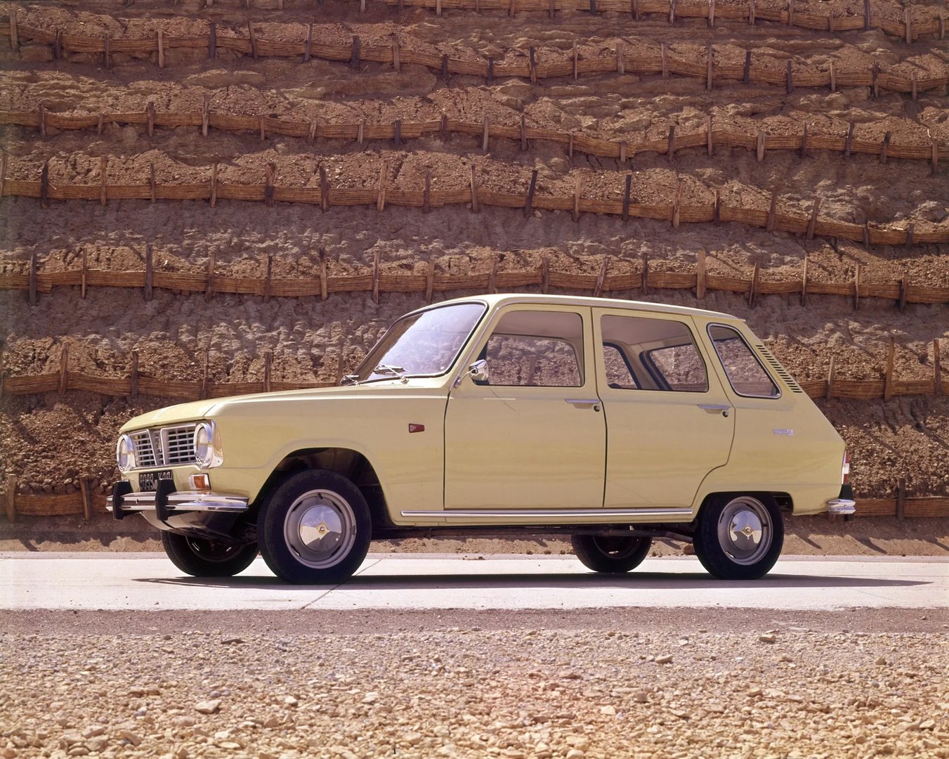 Renault_6_1_generation__Mini_5-doors__5.jpg