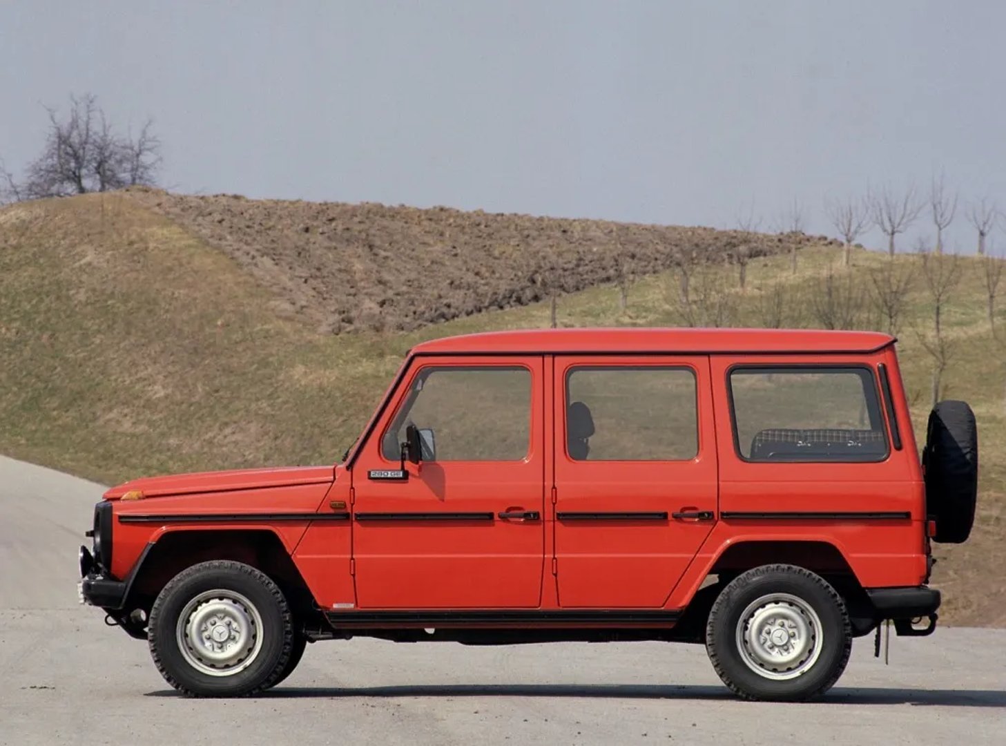 Mercedes_G-Class_1_generation__SUV_5-doors__2.jpg
