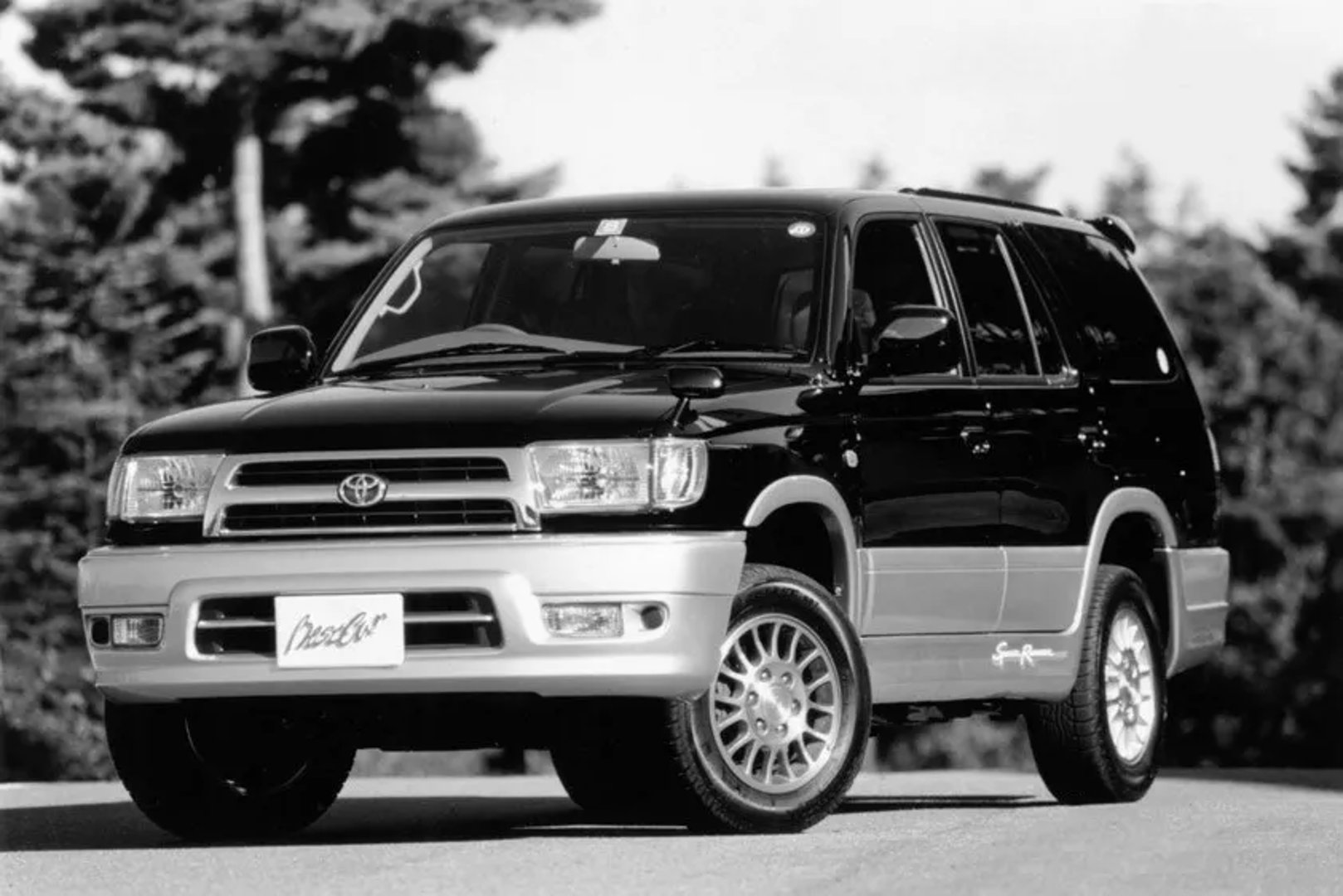 Toyota_Hilux_Surf_3_generation_restyling__SUV_5-doors__2.jpg