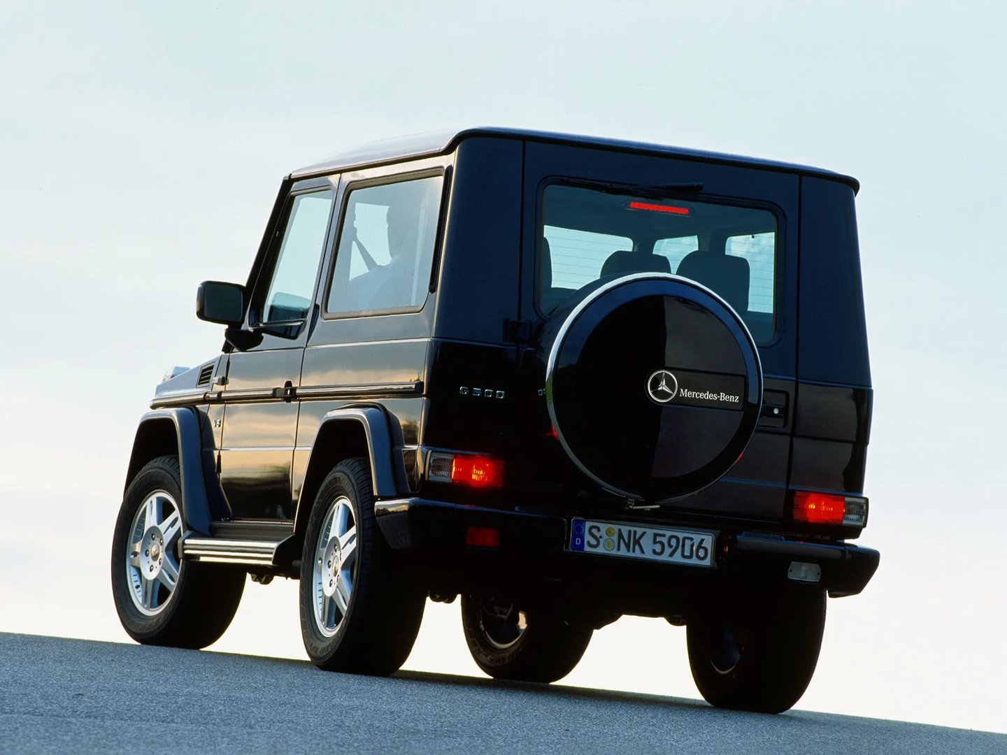 Mercedes_G-Class_2_generation_restyling_2__SUV_3-doors__4.jpg