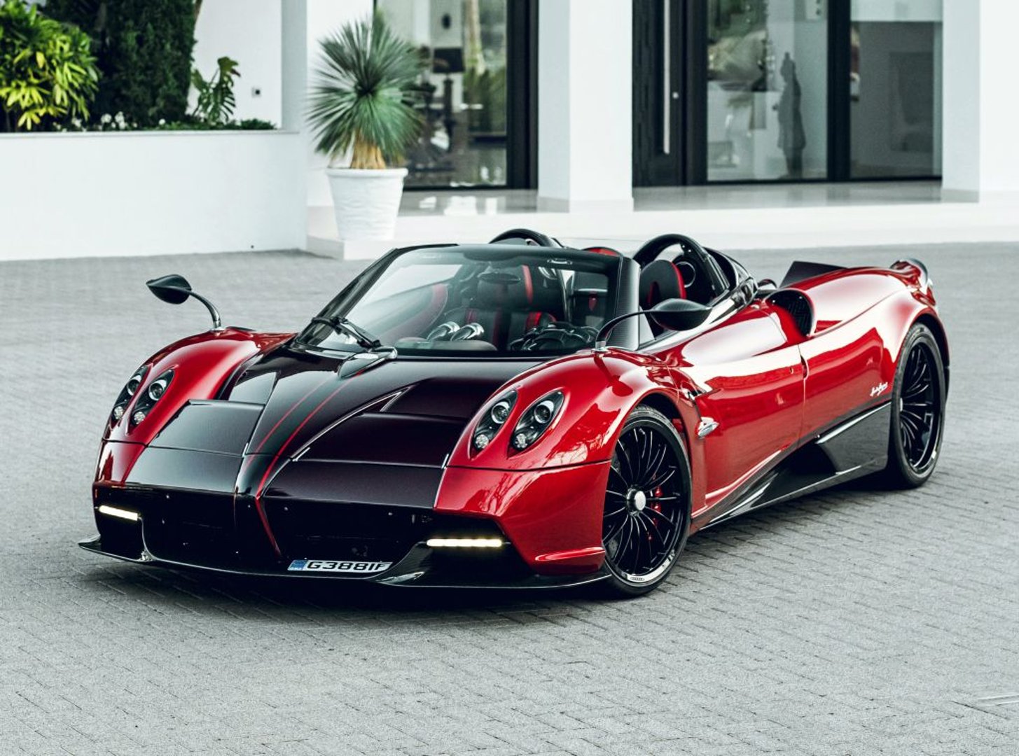 Pagani Huayra 1 generation  Roadster 