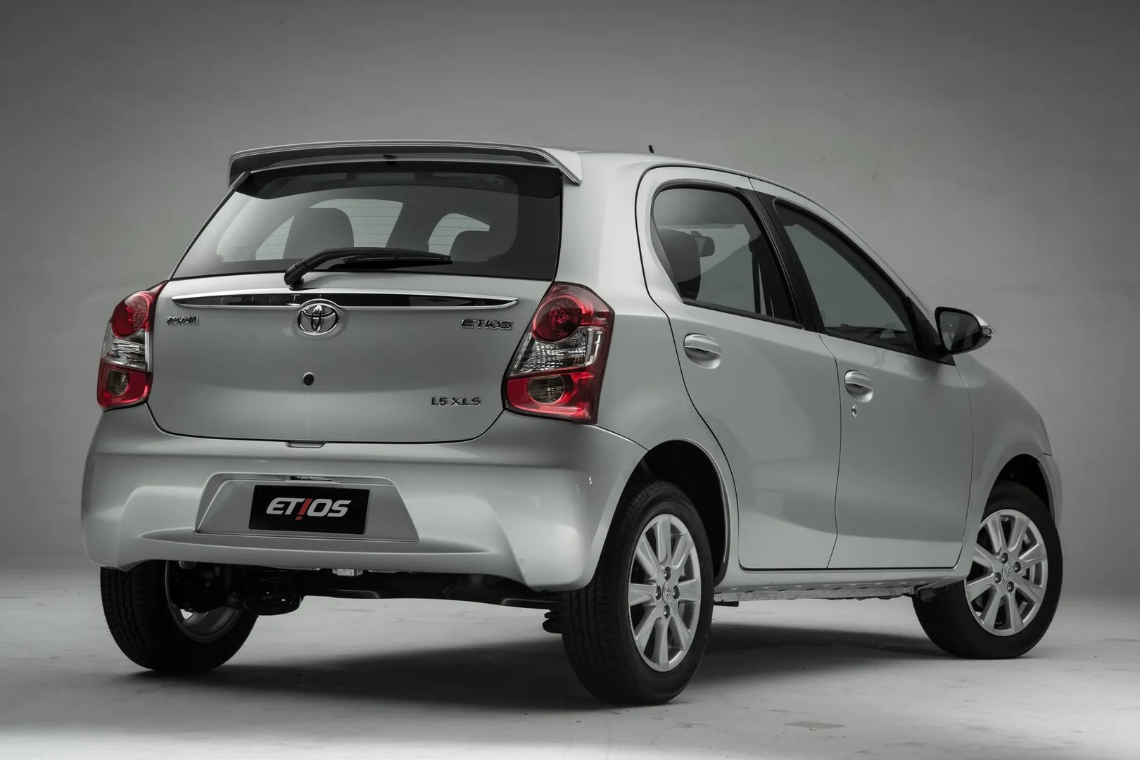 Toyota_Etios_1_generation__Mini_5-doors__4.jpg