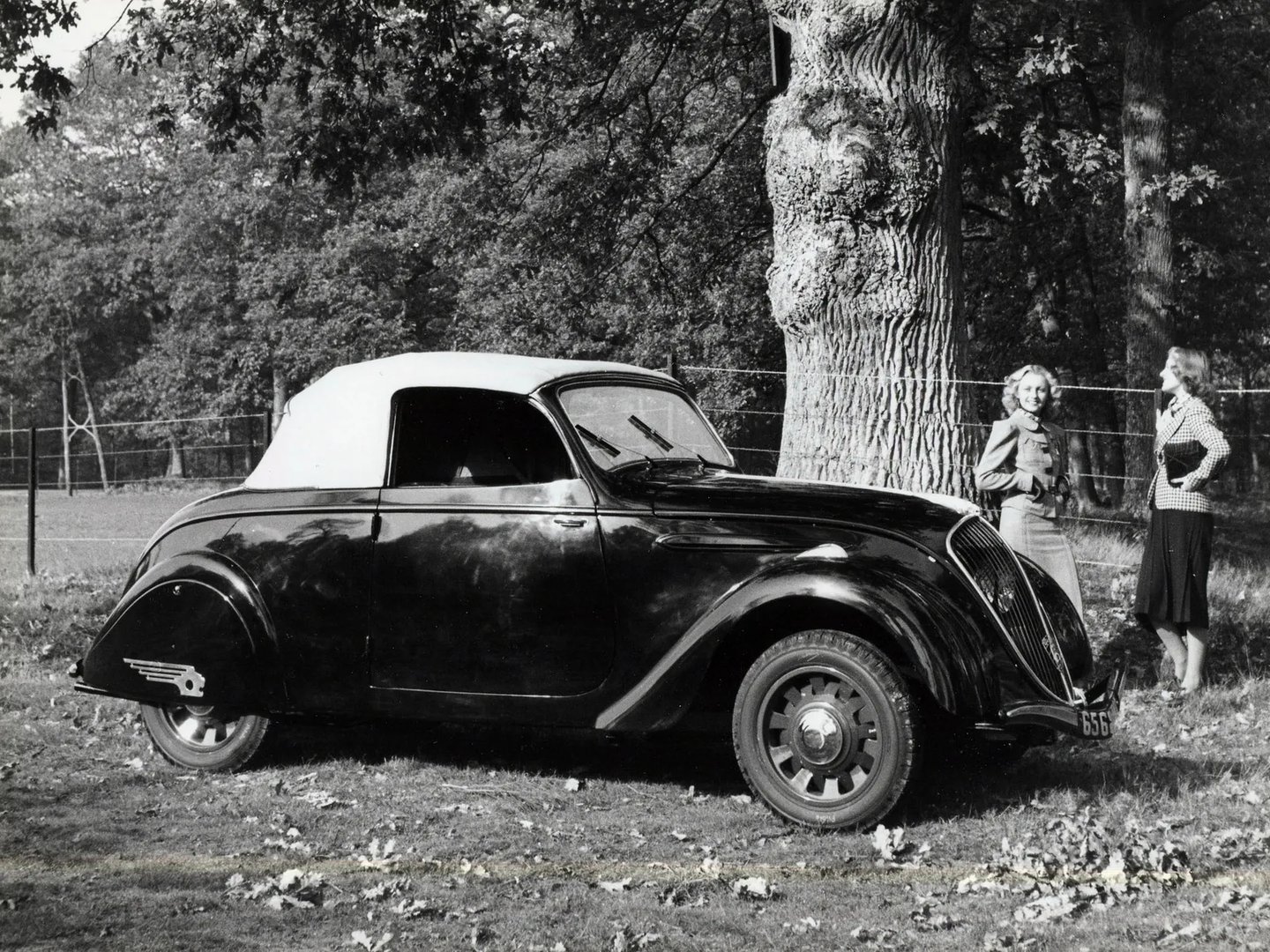 Peugeot_202_1_generation__Cabrio__1.jpg