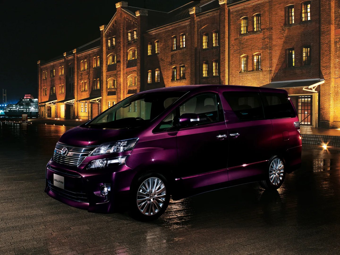 Toyota_Vellfire_1_generation__Minivan__4.jpg