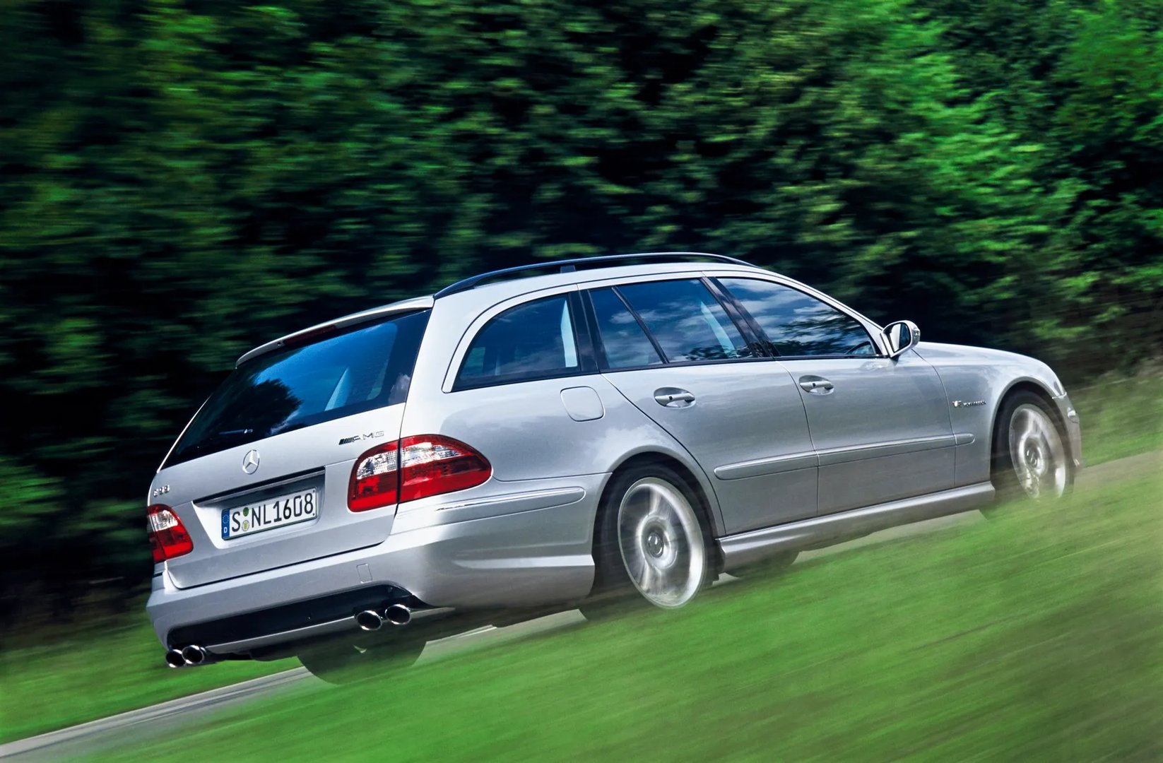Mercedes_E-Class_AMG_3_generation__Estate_5-door__5.jpg