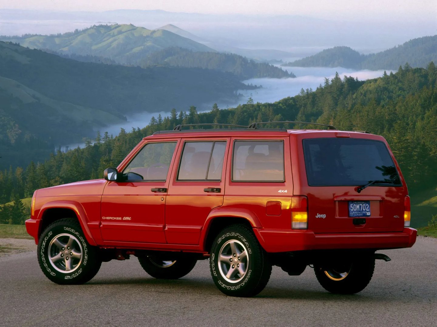 Jeep_Cherokee_2_generation_restyling__SUV_5-doors__7.jpg