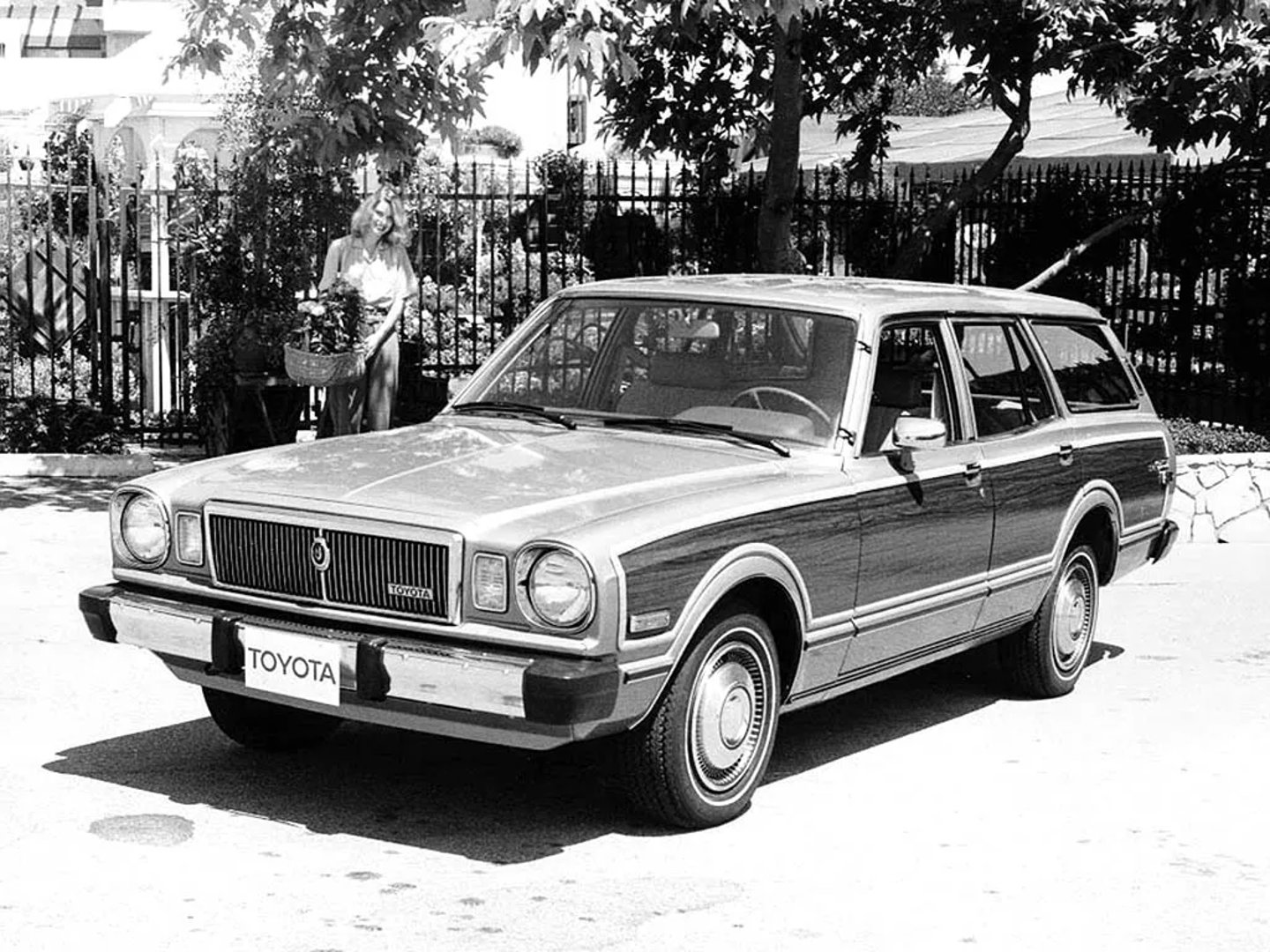 Toyota_Cressida_1_generation__Estate_5-door__2.jpg