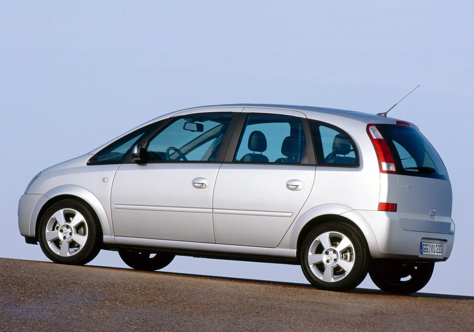 Opel_Meriva_1_generation__Compact_Van__10.jpg