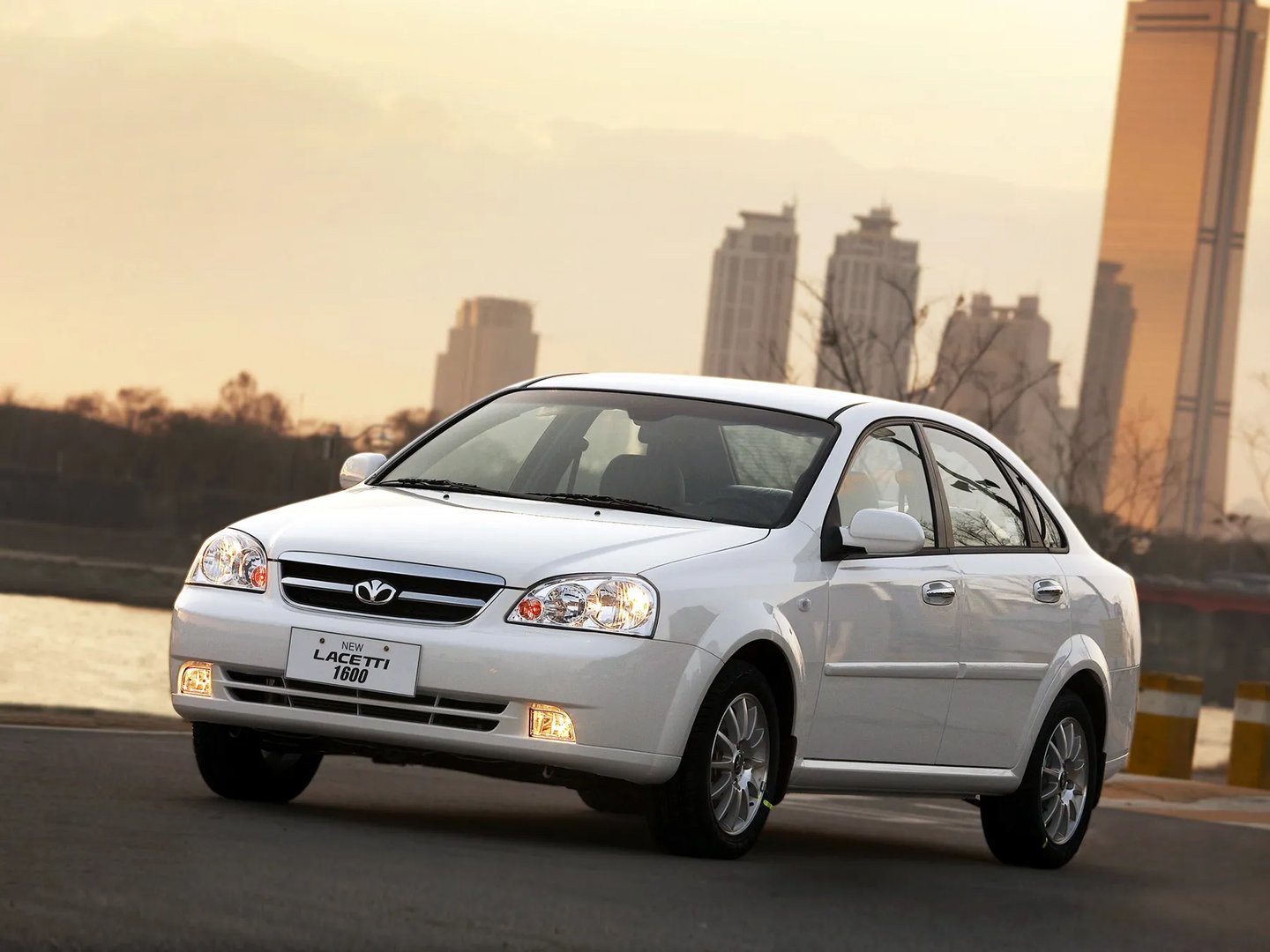 Daewoo_Lacetti_1_generation__Sedan__4.jpg