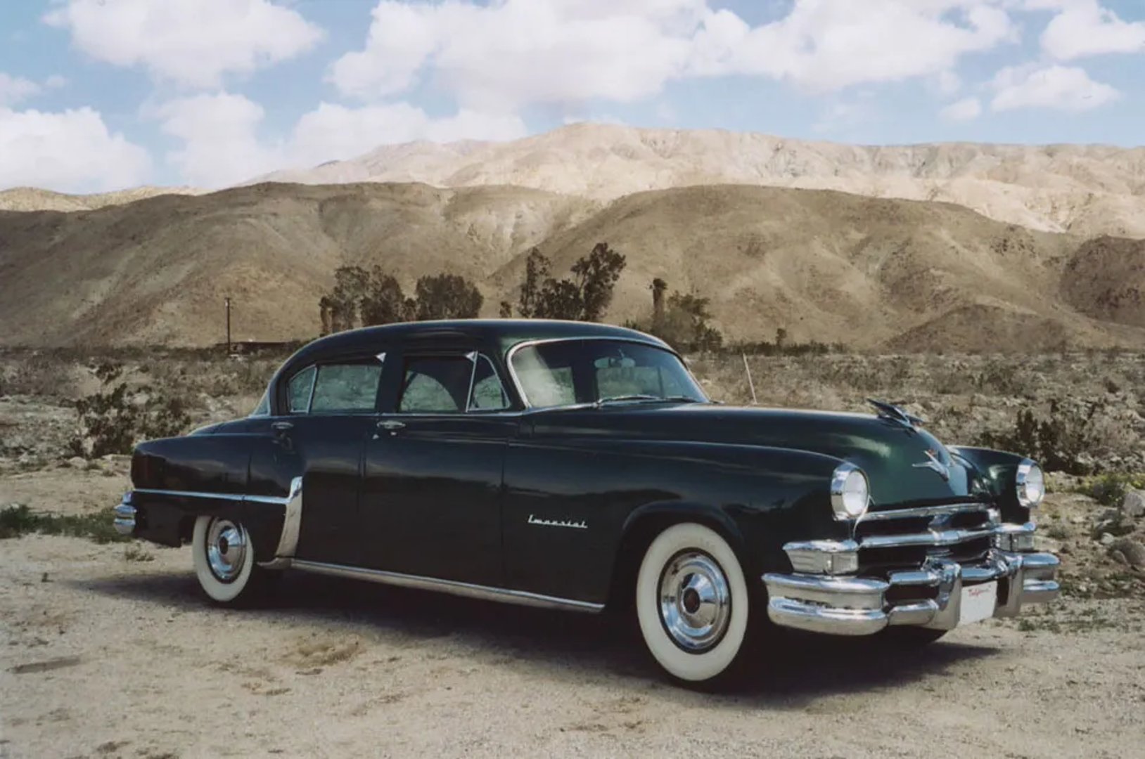 Chrysler_Windsor_4_generation__Sedan__3.jpg