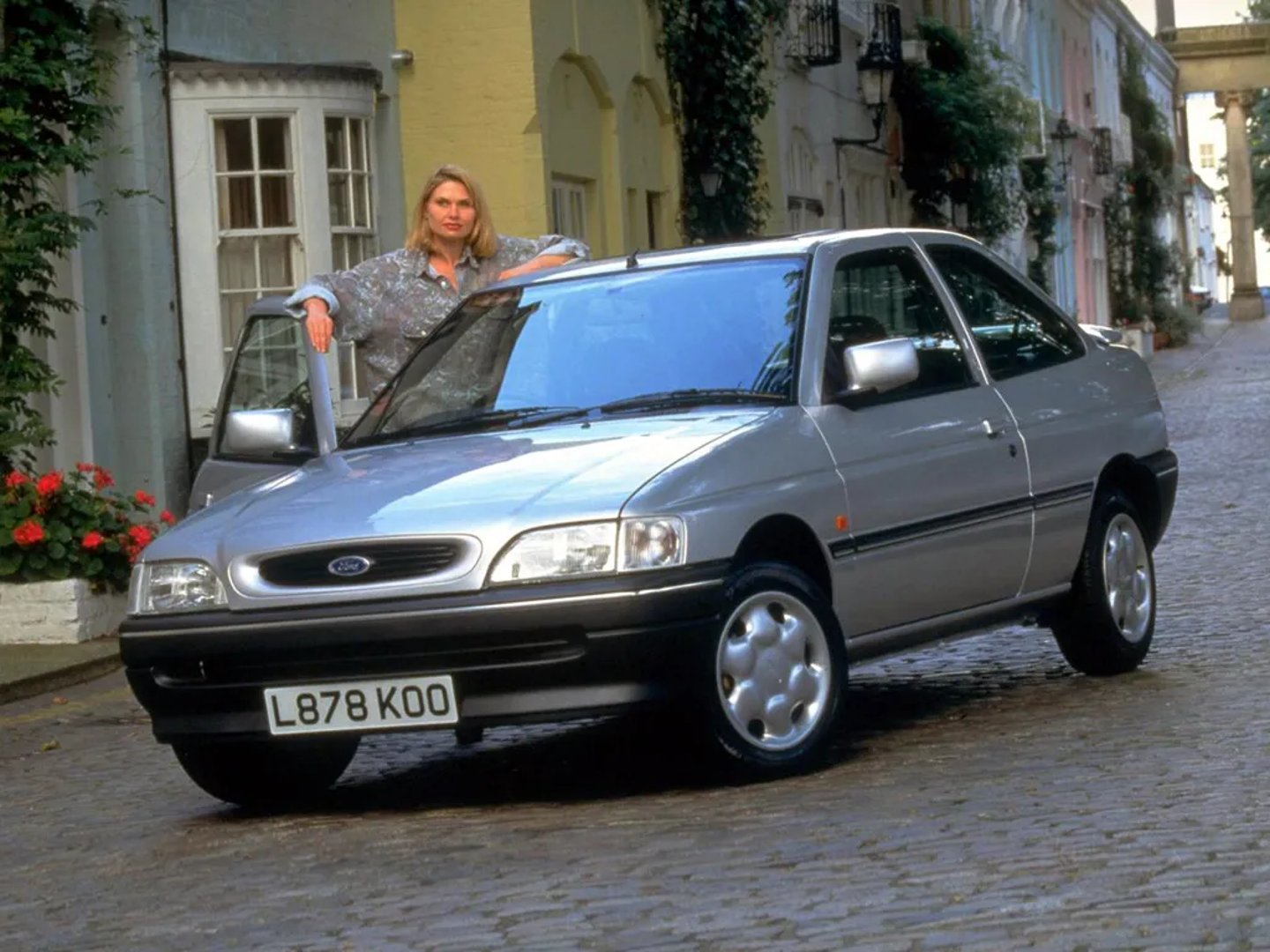 Ford_Escort_5_generation_restyling_1__Hatchback_3-door__3.jpg