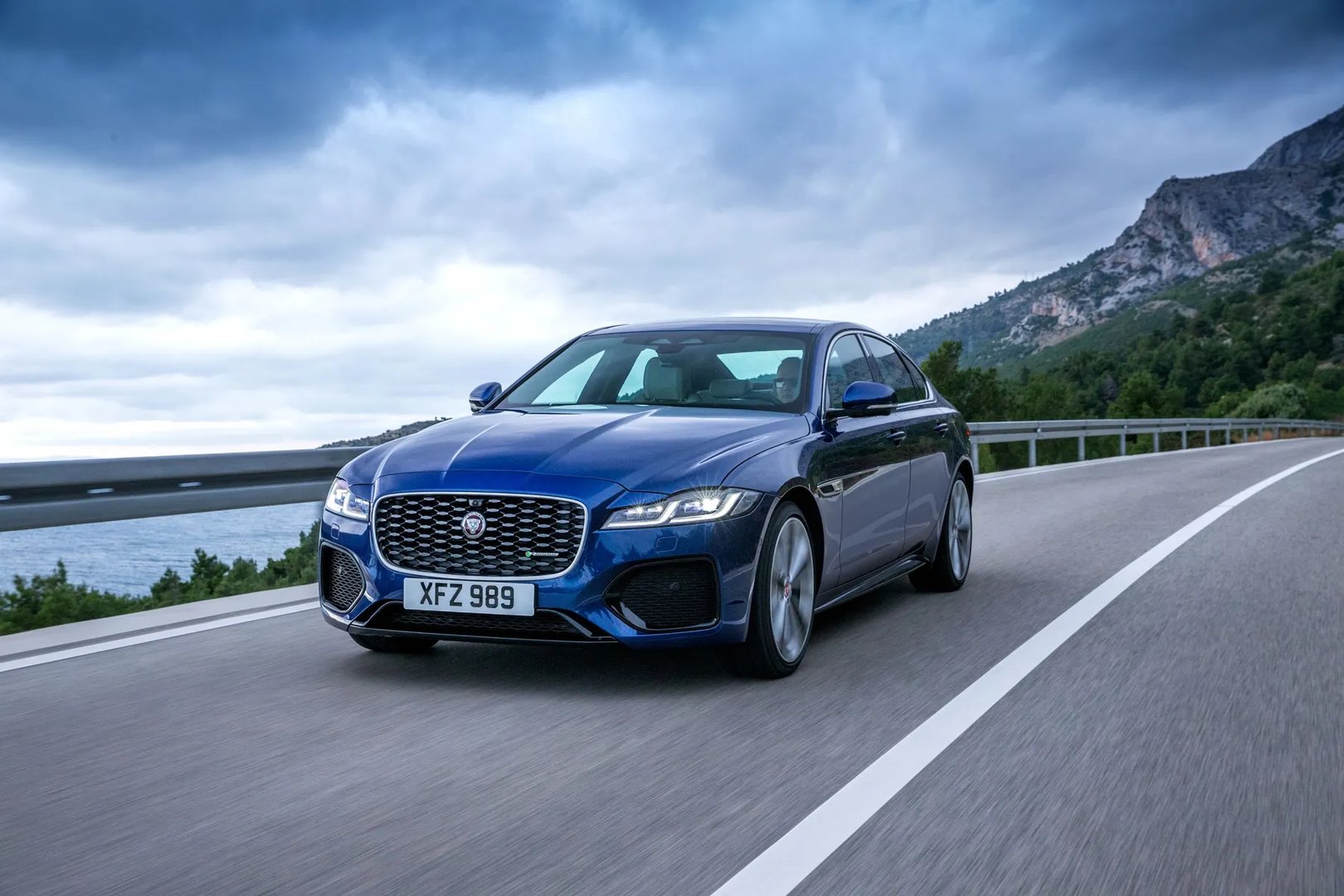 Jaguar XF 2 generation, restyling  Sedan