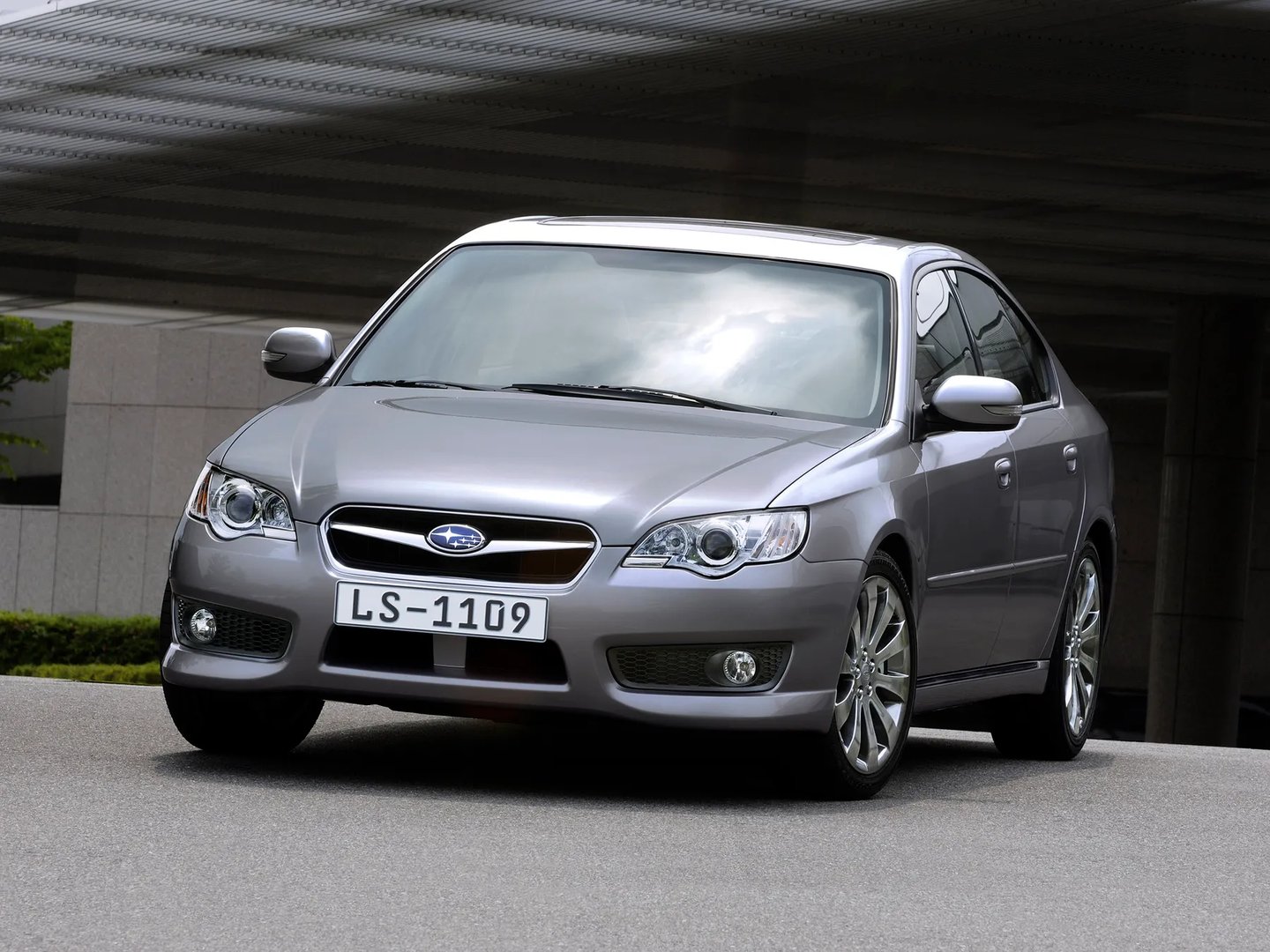 Subaru_Legacy_4_generation_restyling_1__Sedan__11.jpg