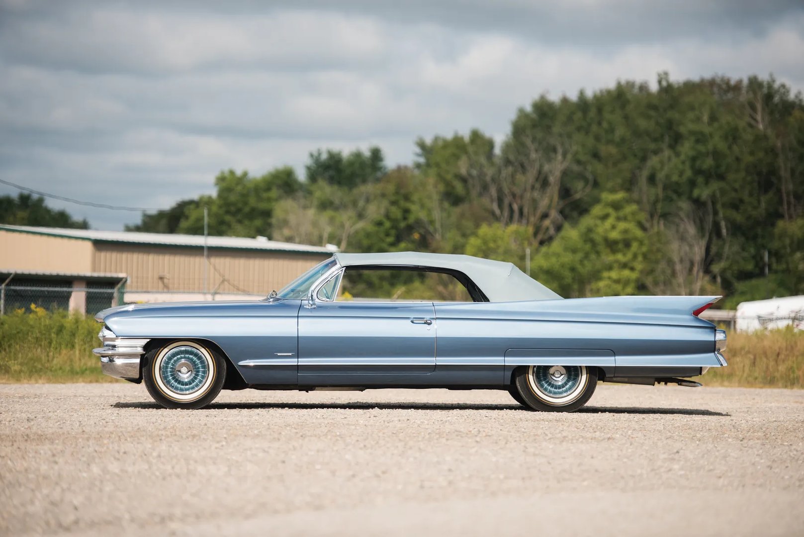Cadillac_Series_62_7_generation__Cabrio__3.jpg
