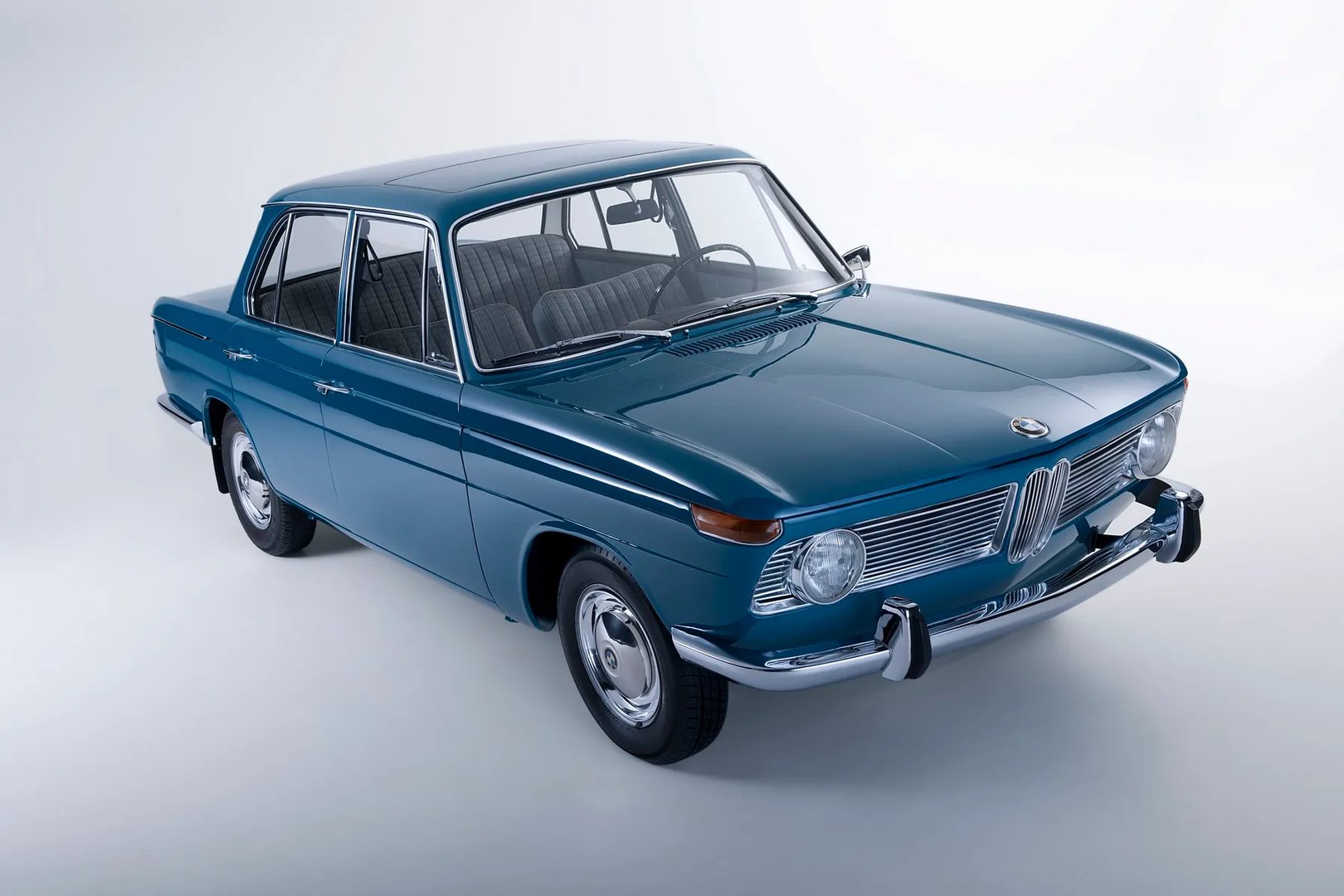BMW_New_Class_1_generation__Sedan__1.jpg