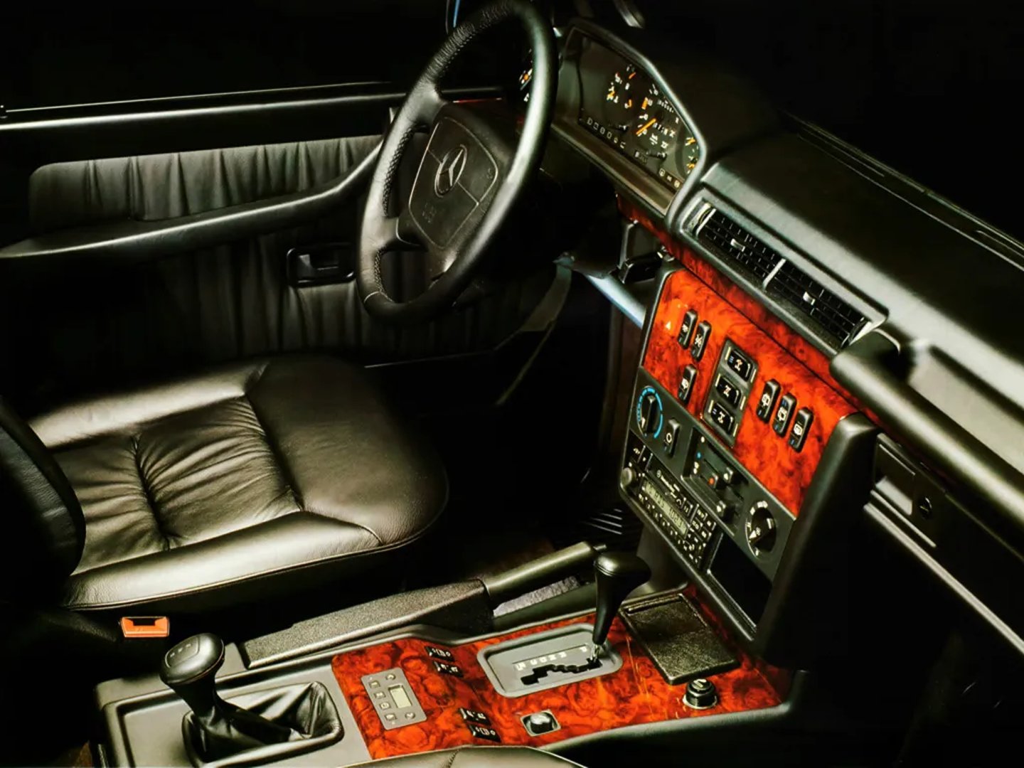 Mercedes_G-Class_2_generation_restyling__SUV_5-doors__2.jpg
