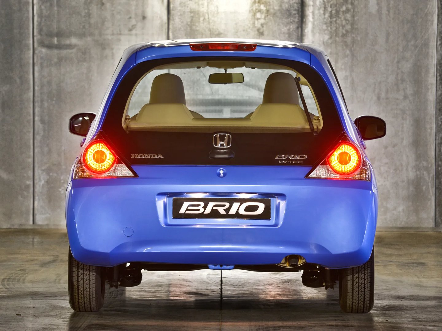Honda_Brio_1_generation__Mini_5-doors__3.jpg