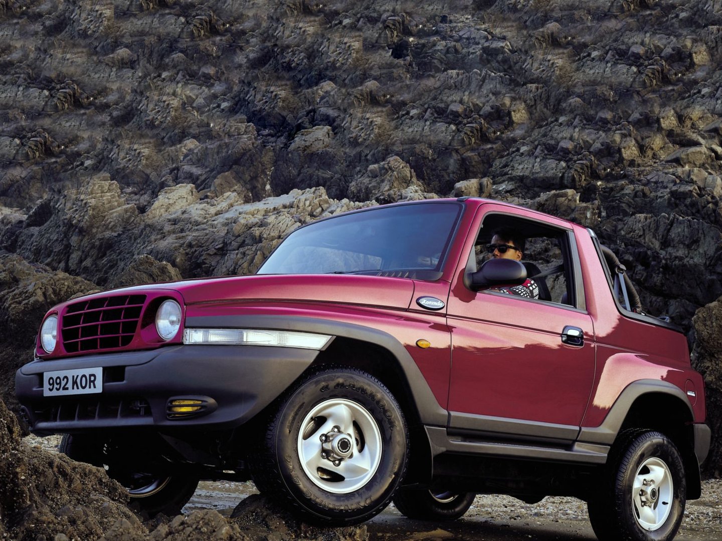 ssangyong_Korando_2_generation__SUV_cabriolet__2.jpg
