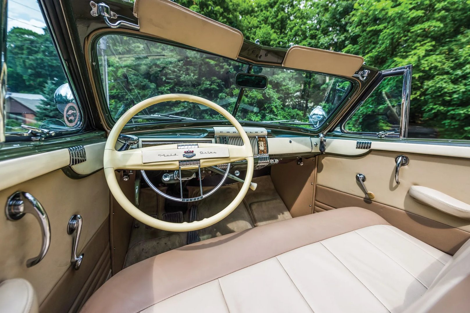 Chrysler_New_Yorker_1_generation__Cabrio__10.jpg