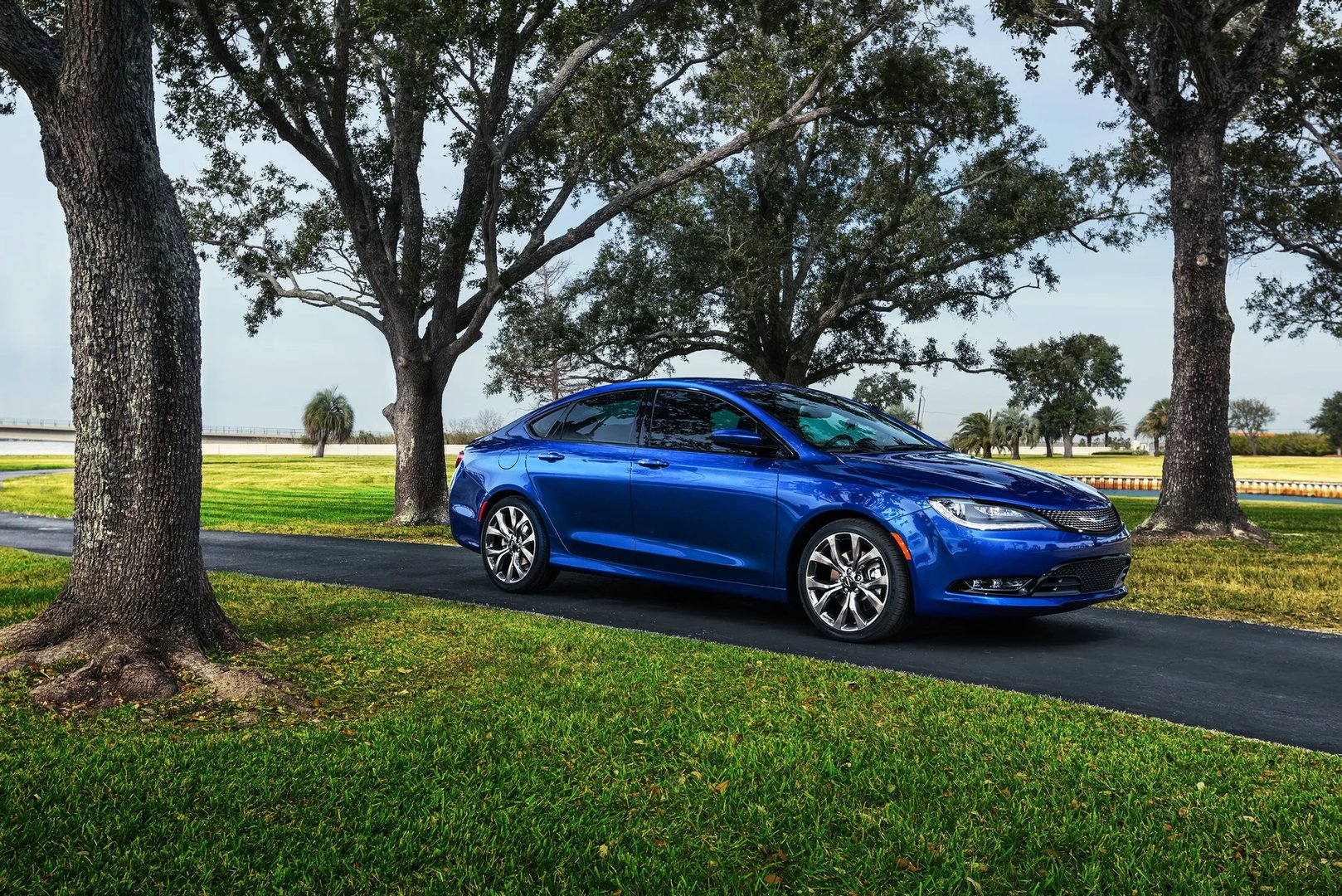 Chrysler_200_2_generation__Sedan__5.jpg