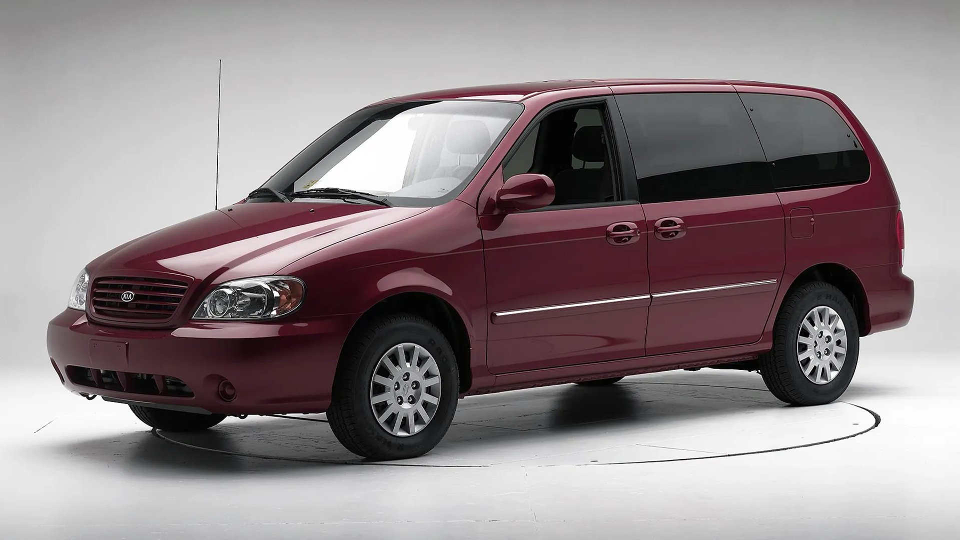 Kia_Sedona_1_generation__Minivan__3.jpg